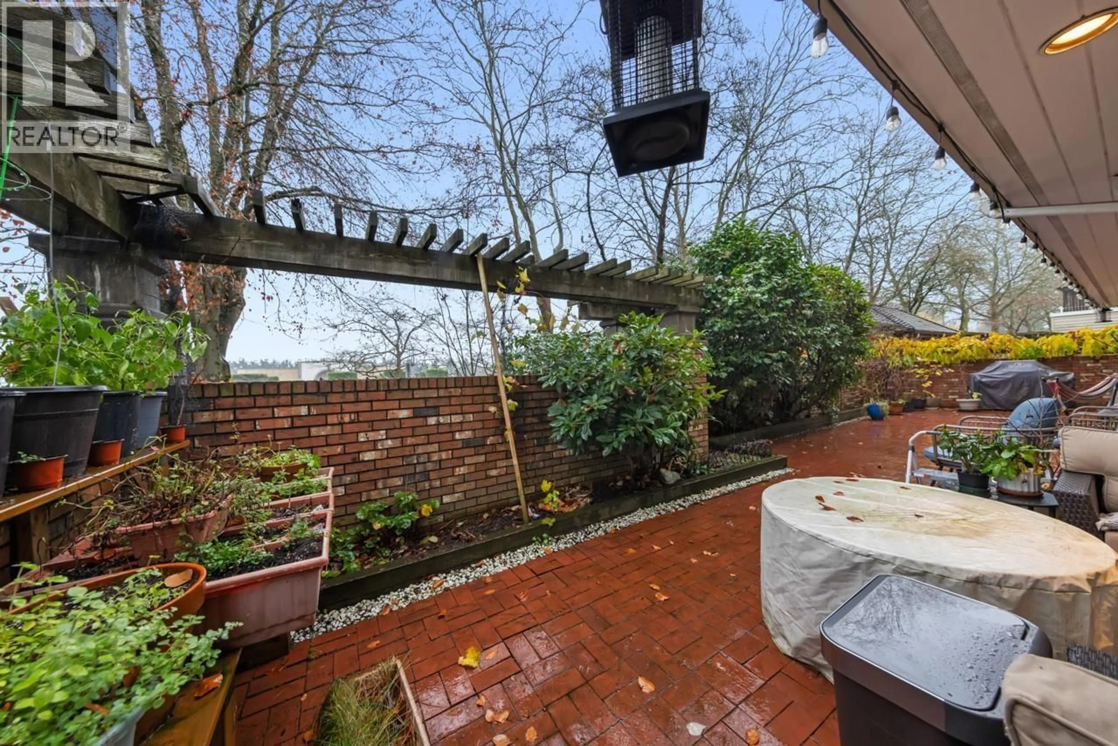 Patio, water/lake/river/ocean view for 203 - 3401 CURLE AVENUE, Burnaby British Columbia V7S1M7