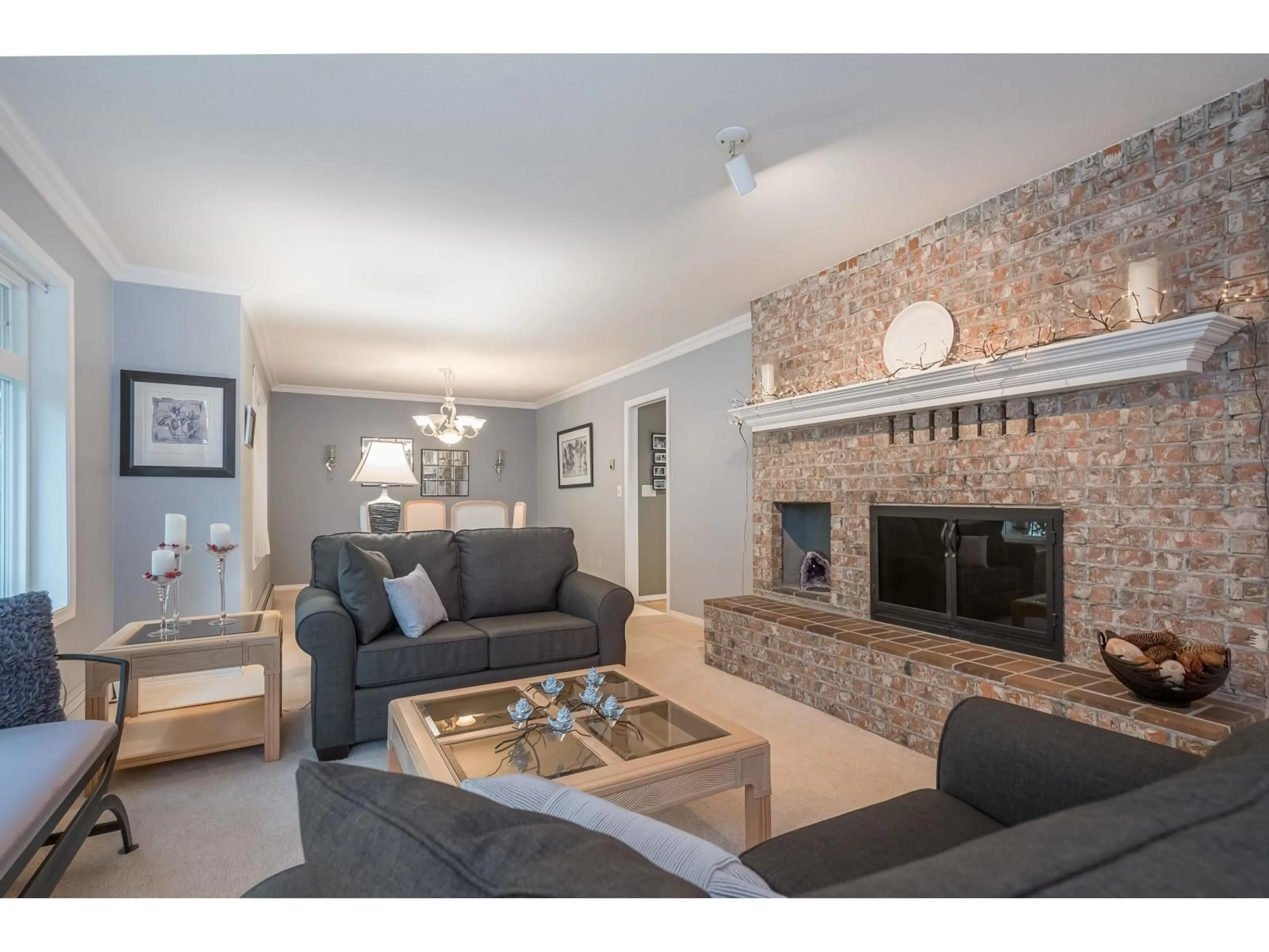 Living room with furniture, unknown for 17411 29 AVENUE, Surrey British Columbia V3Z0E7