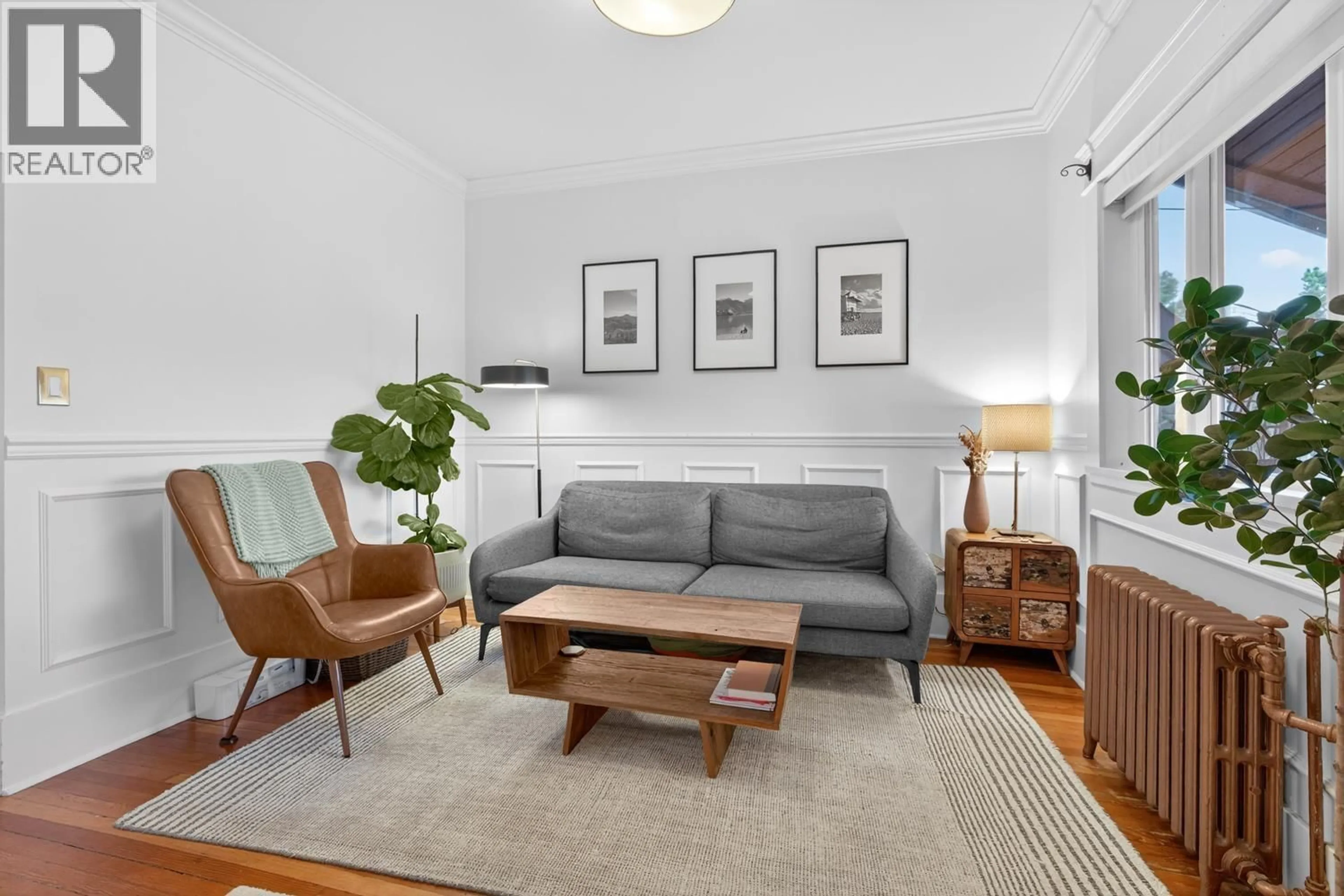 Living room with furniture, unknown for 4387 ST. GEORGE STREET, Vancouver British Columbia V5V4A3