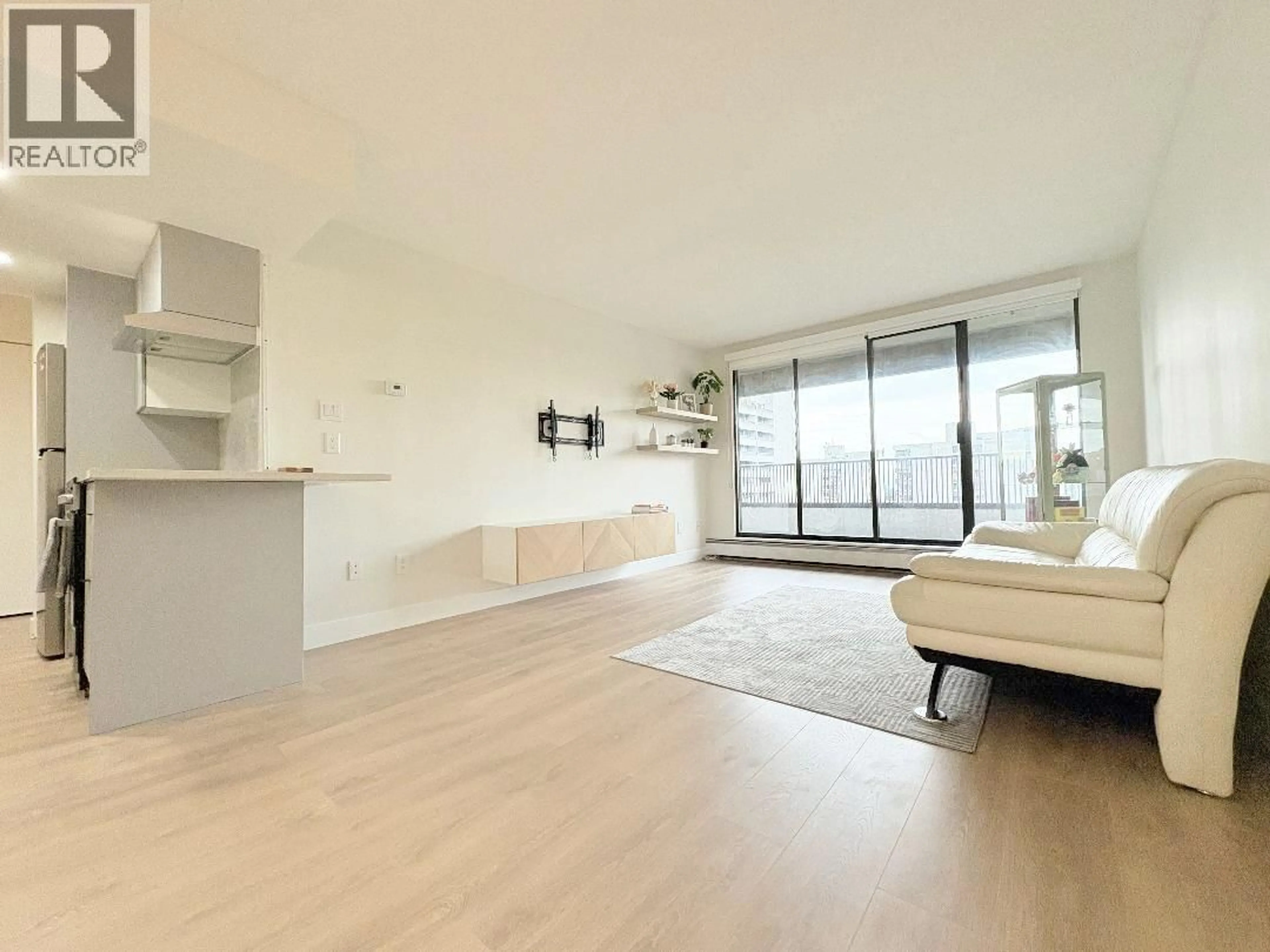 A pic of a room for 1006 - 4194 MAYWOOD STREET, Burnaby British Columbia V5H4E9