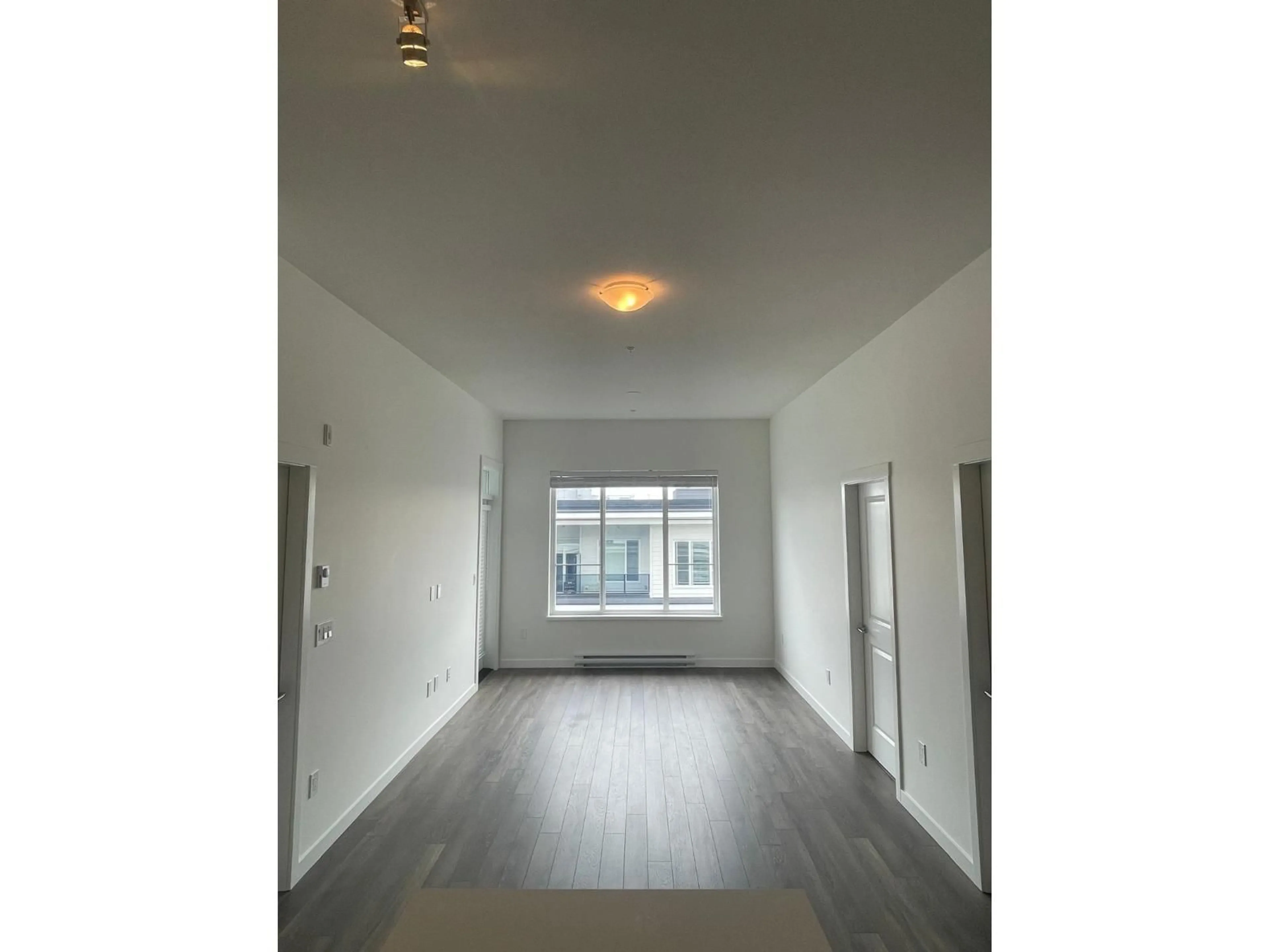 A pic of a room for 609 - 15815 85 AVENUE, Surrey British Columbia V4N6X5