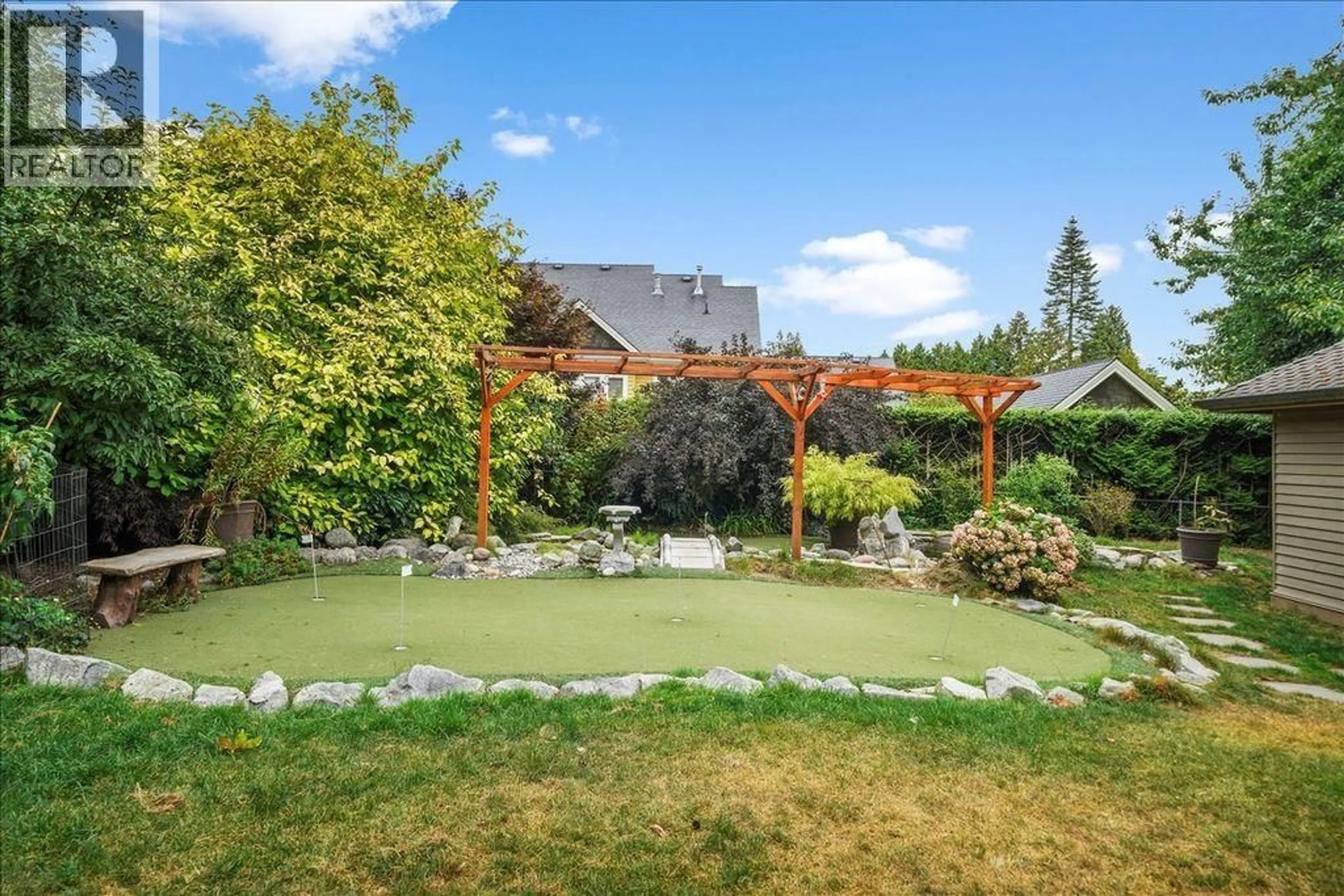 Patio, mountain view for 5085 1 AVENUE, Delta British Columbia V4M1B4