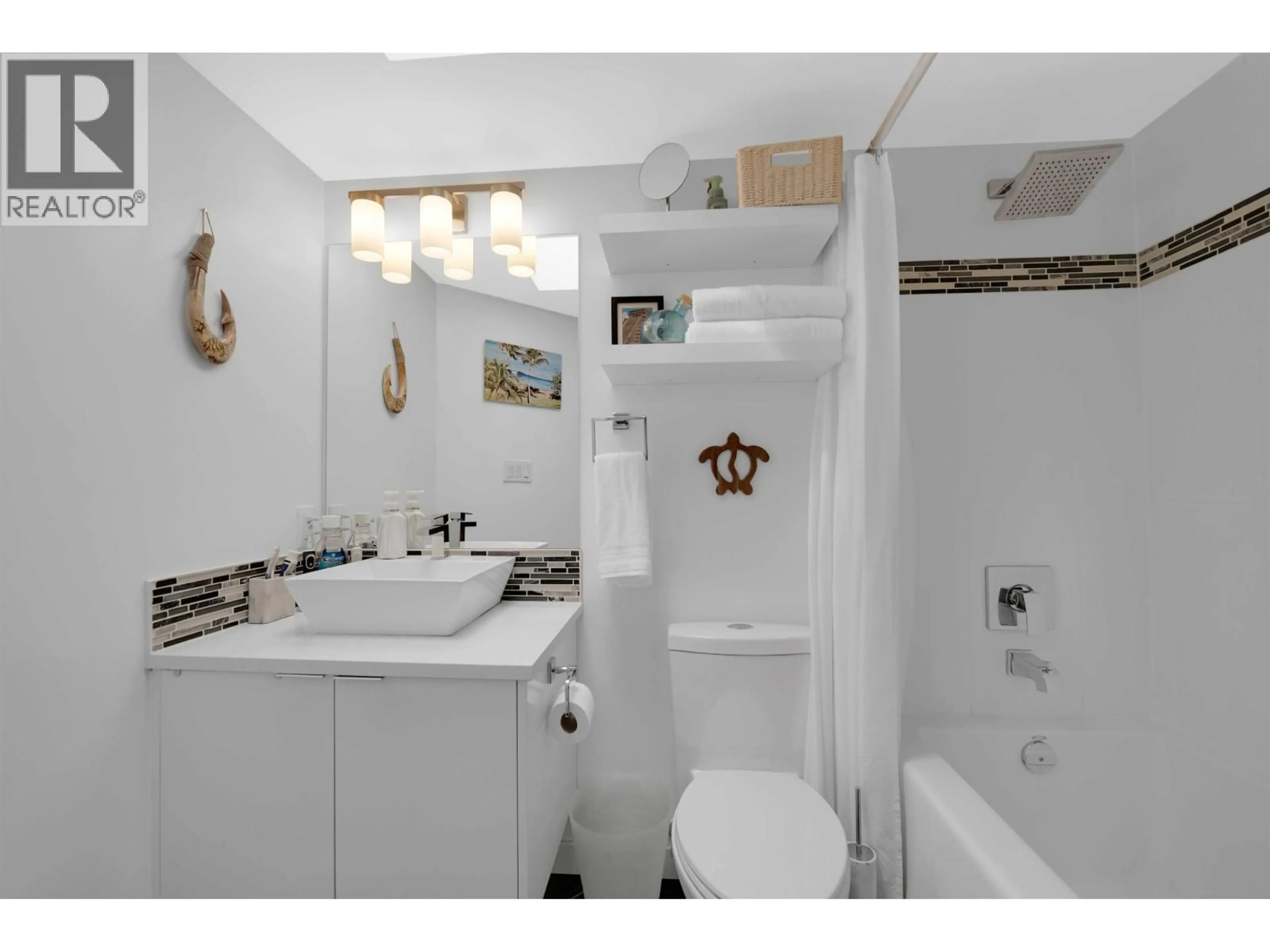 Standard bathroom, unknown for B309 - 40120 WILLOW CRESCENT, Squamish British Columbia V8B0L7