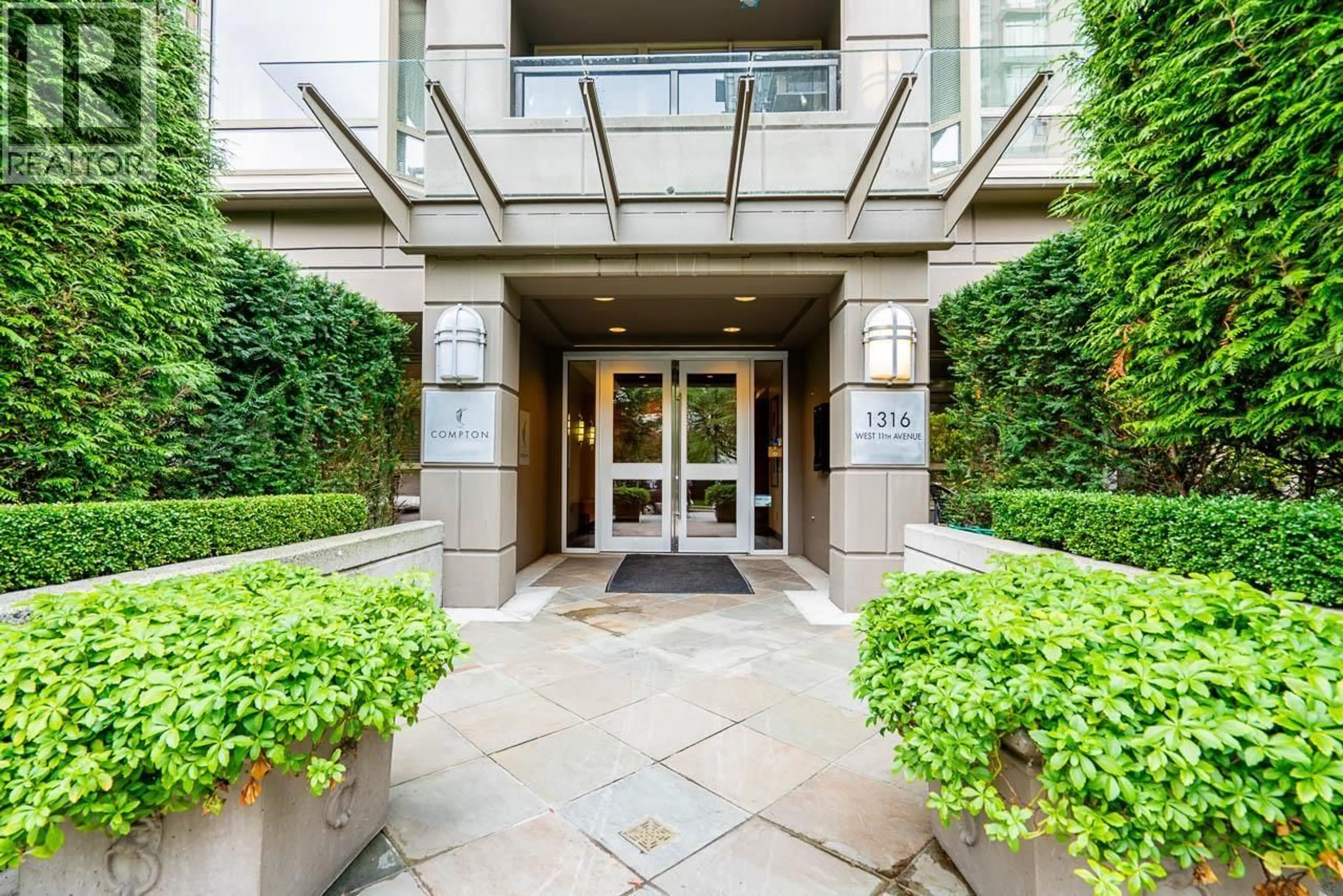 Indoor foyer for 1102 - 1316 11TH AVENUE, Vancouver British Columbia V6H4G8