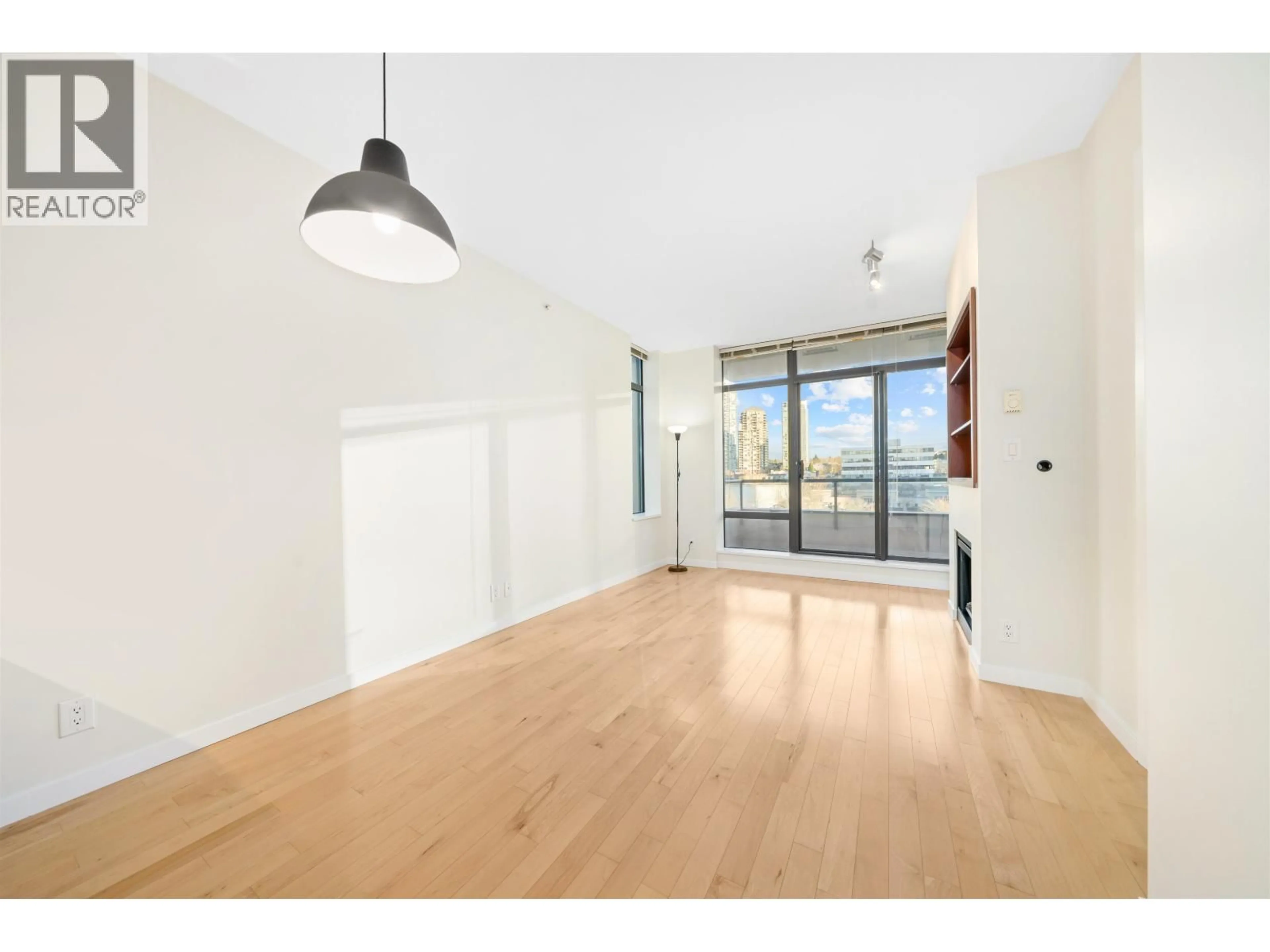 A pic of a room for 605 - 2345 MADISON AVENUE, Burnaby British Columbia V5C0B4