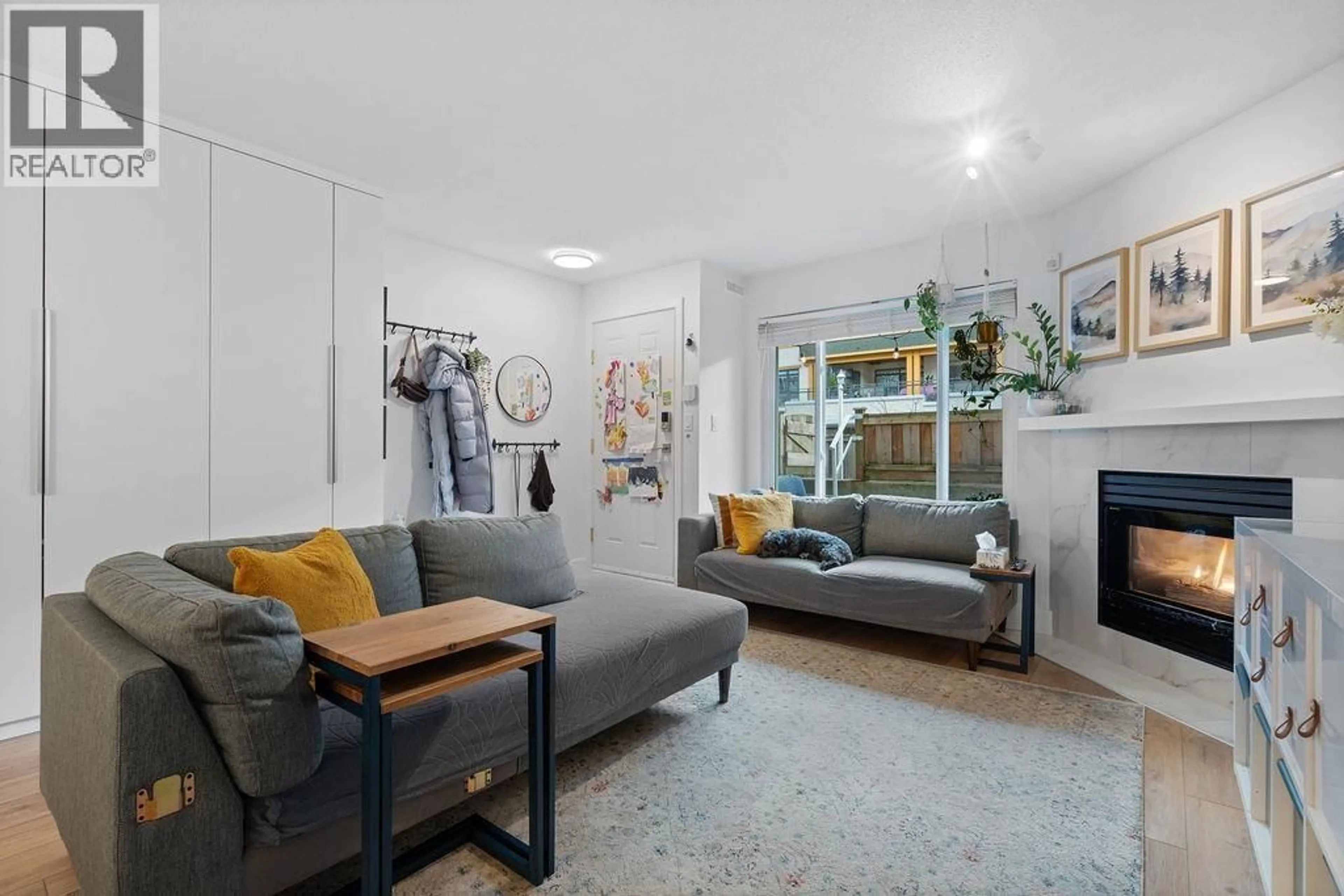 Living room with furniture, unknown for 110 - 3978 ALBERT STREET, Burnaby British Columbia V5C2E1