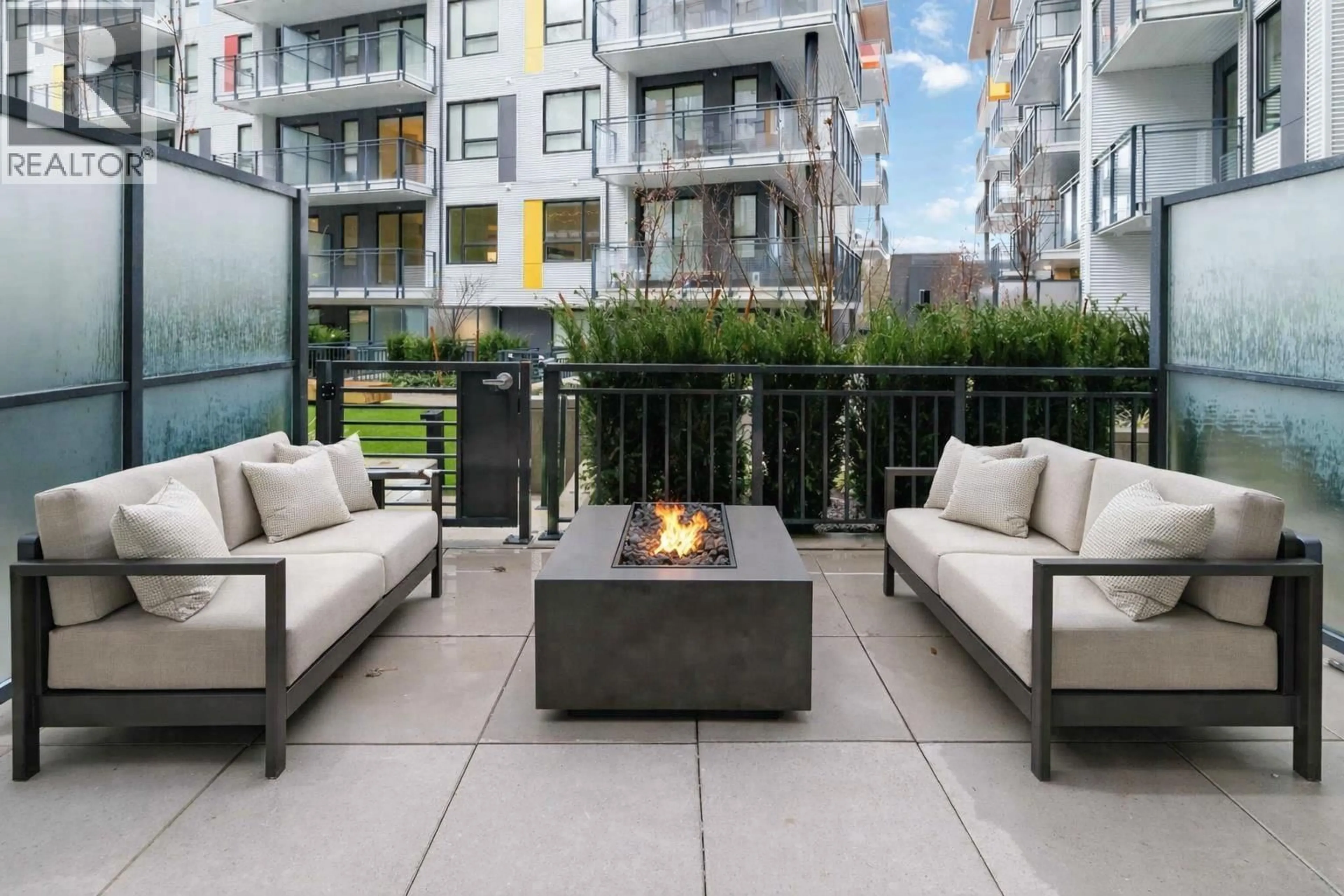 Patio, street for 118 - 125 ALBERT STREET, Port Moody British Columbia V3H2M5