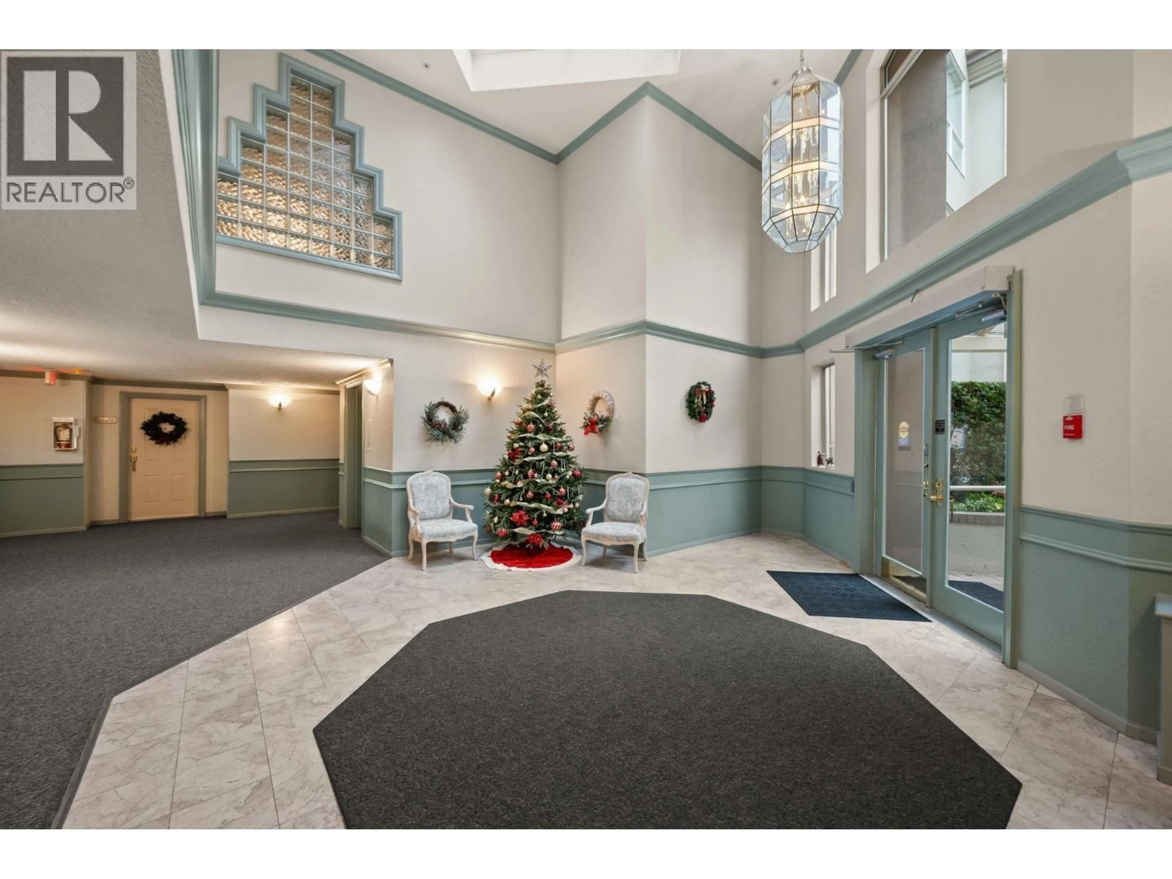 Indoor foyer for 401S - 1100 56 STREET, Delta British Columbia V4L2N2