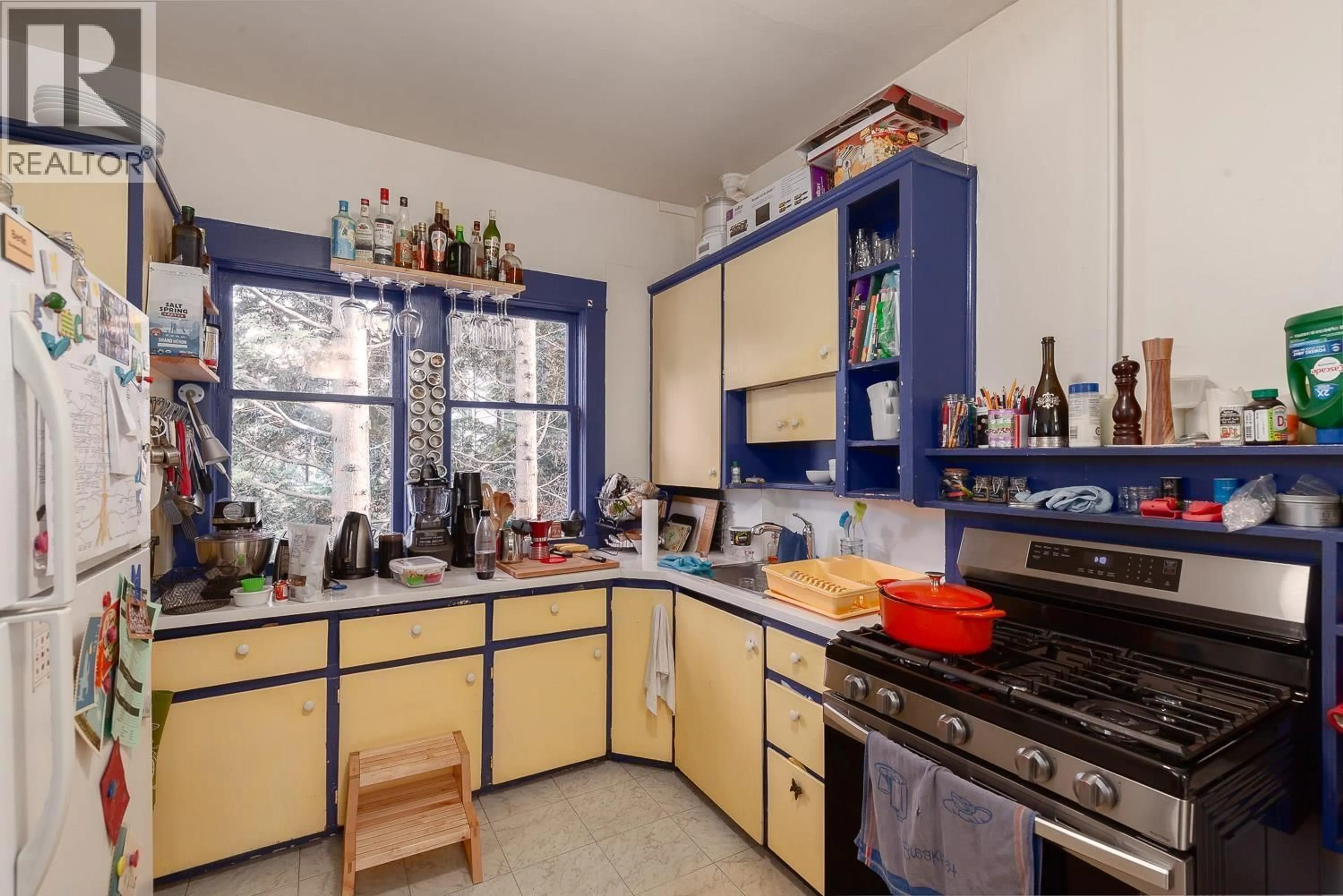 Standard kitchen, unknown for 2483 6TH AVENUE, Vancouver British Columbia V6K1W2