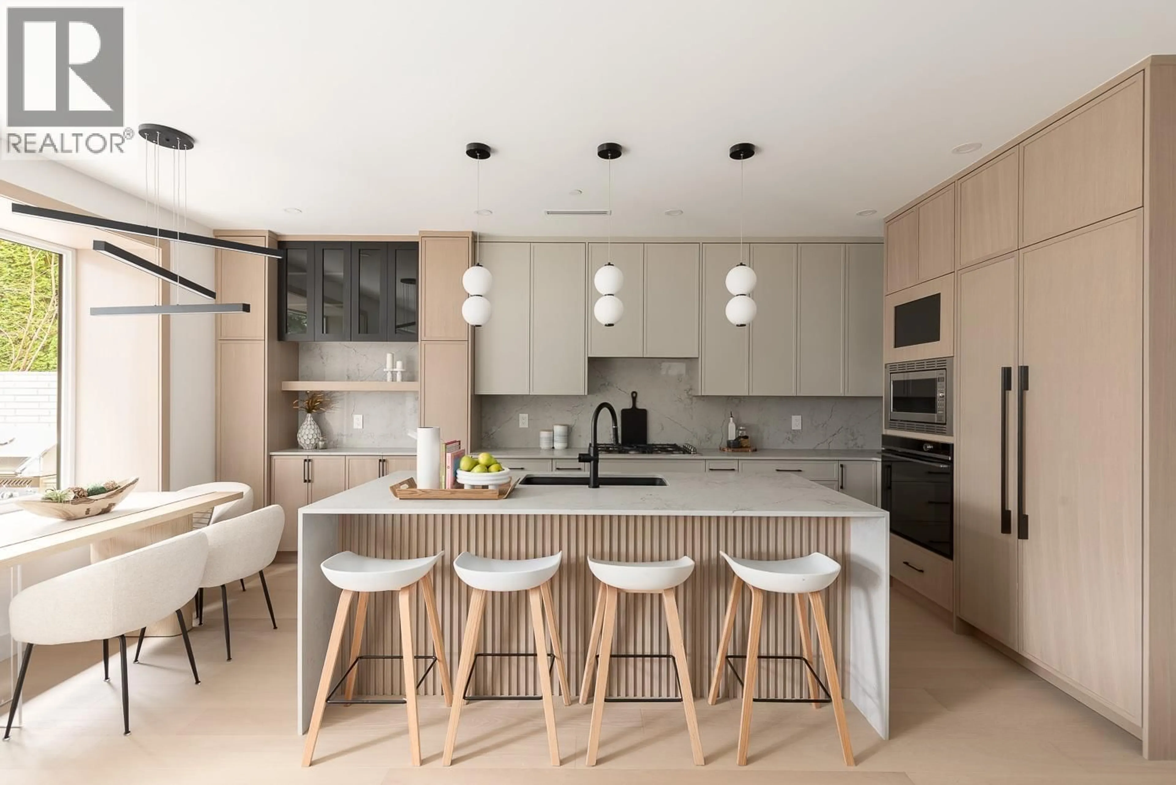 Contemporary kitchen, unknown for 2 - 475 20TH AVENUE, Vancouver British Columbia V5Y2C7