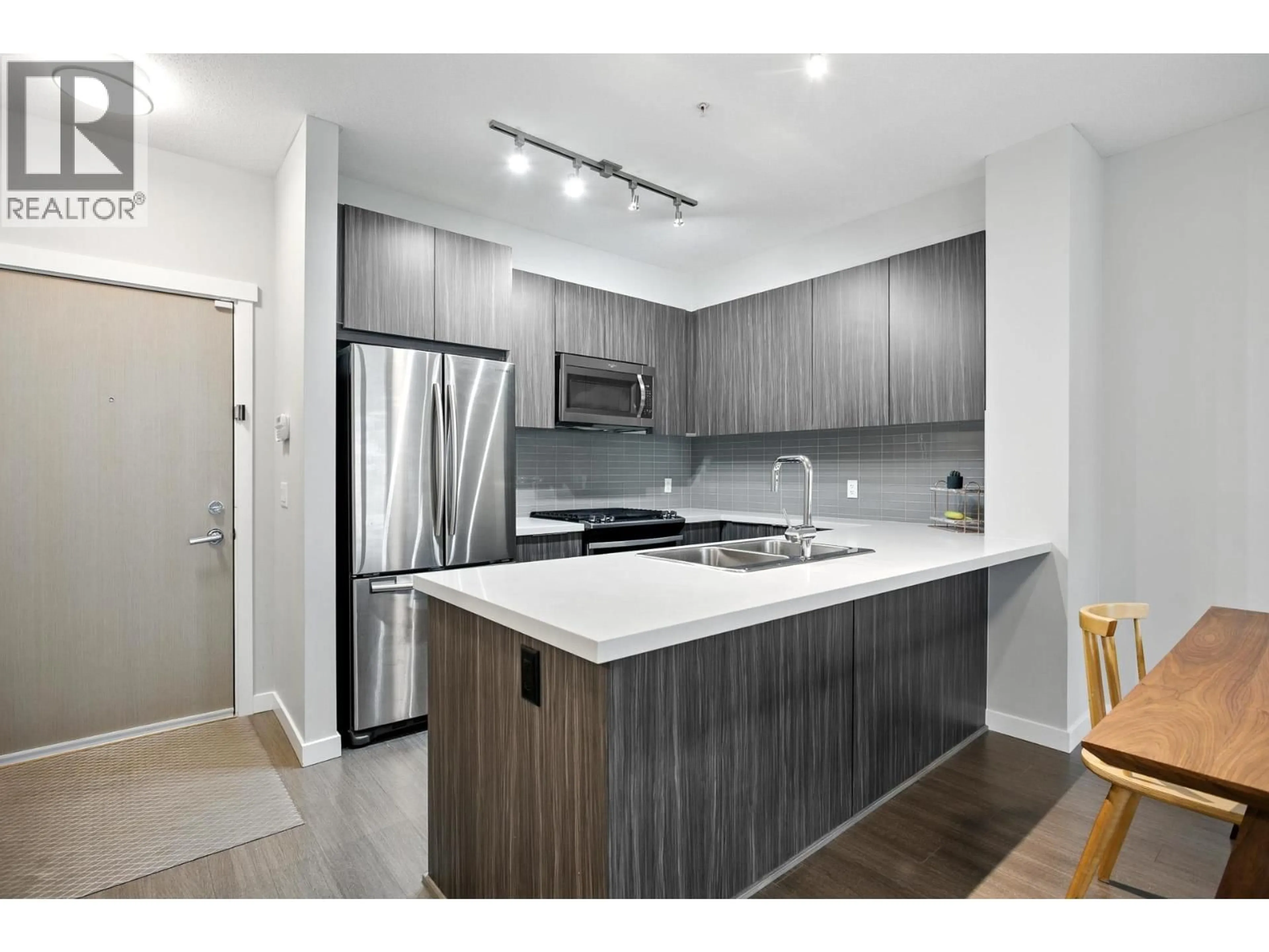 Standard kitchen, unknown for 104 - 607 COTTONWOOD AVENUE, Coquitlam British Columbia V3J0H1