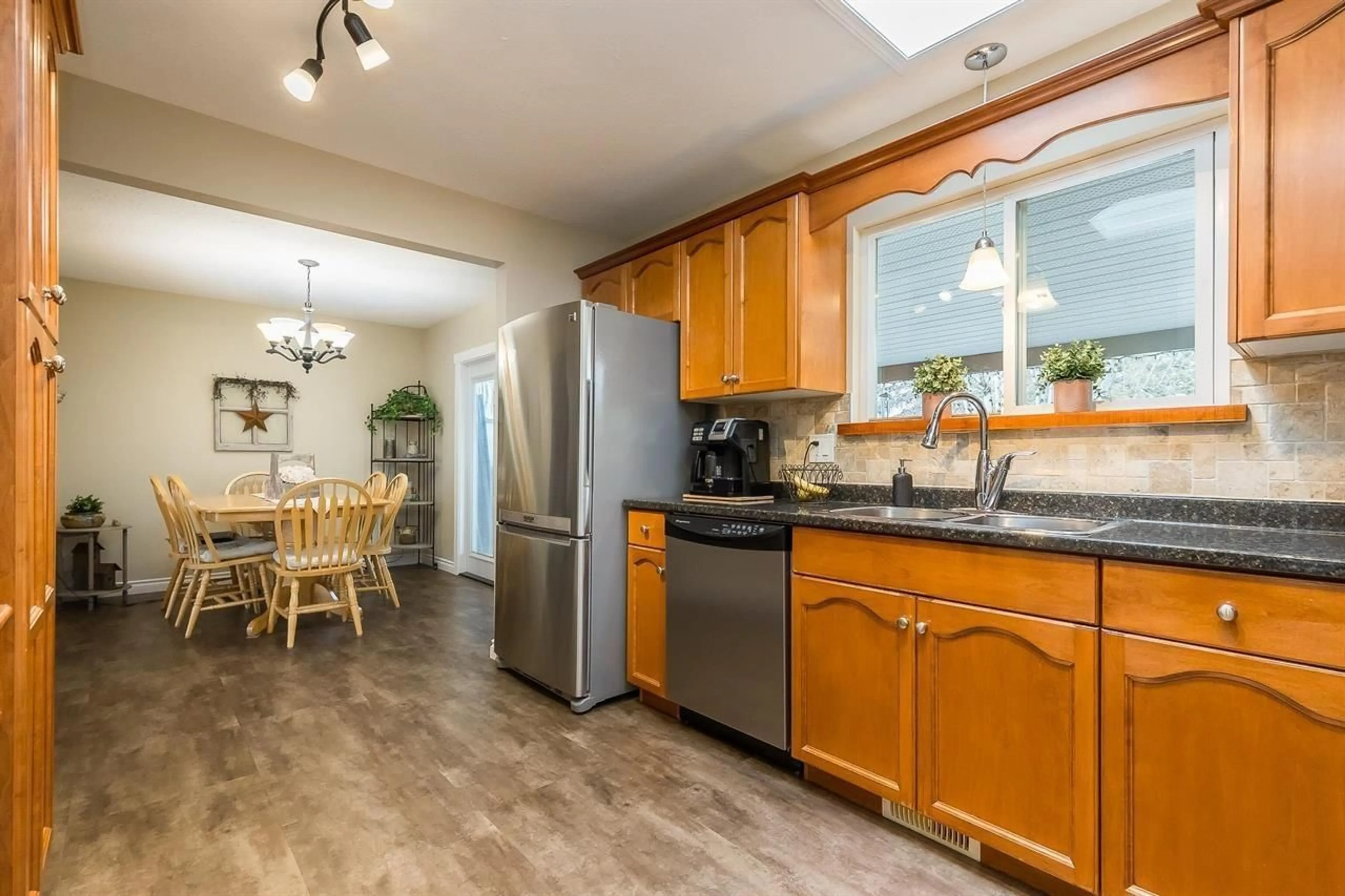 Open concept kitchen, unknown for 33265 HAWTHORNE AVENUE, Mission British Columbia V2V5B6