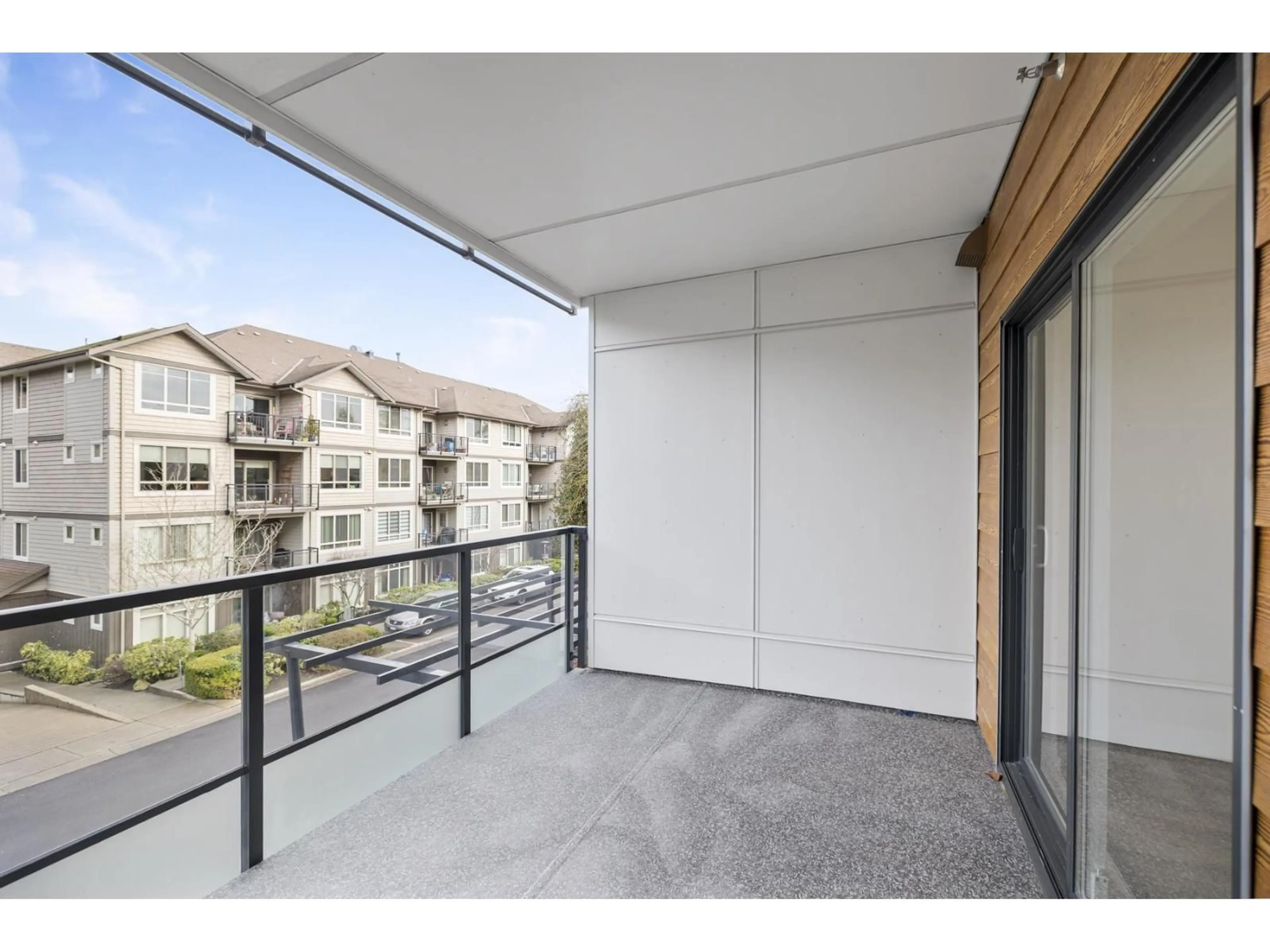 Balcony in the apartment, unknown for 203 - 15353 17 AVENUE, Surrey British Columbia V4A1T8