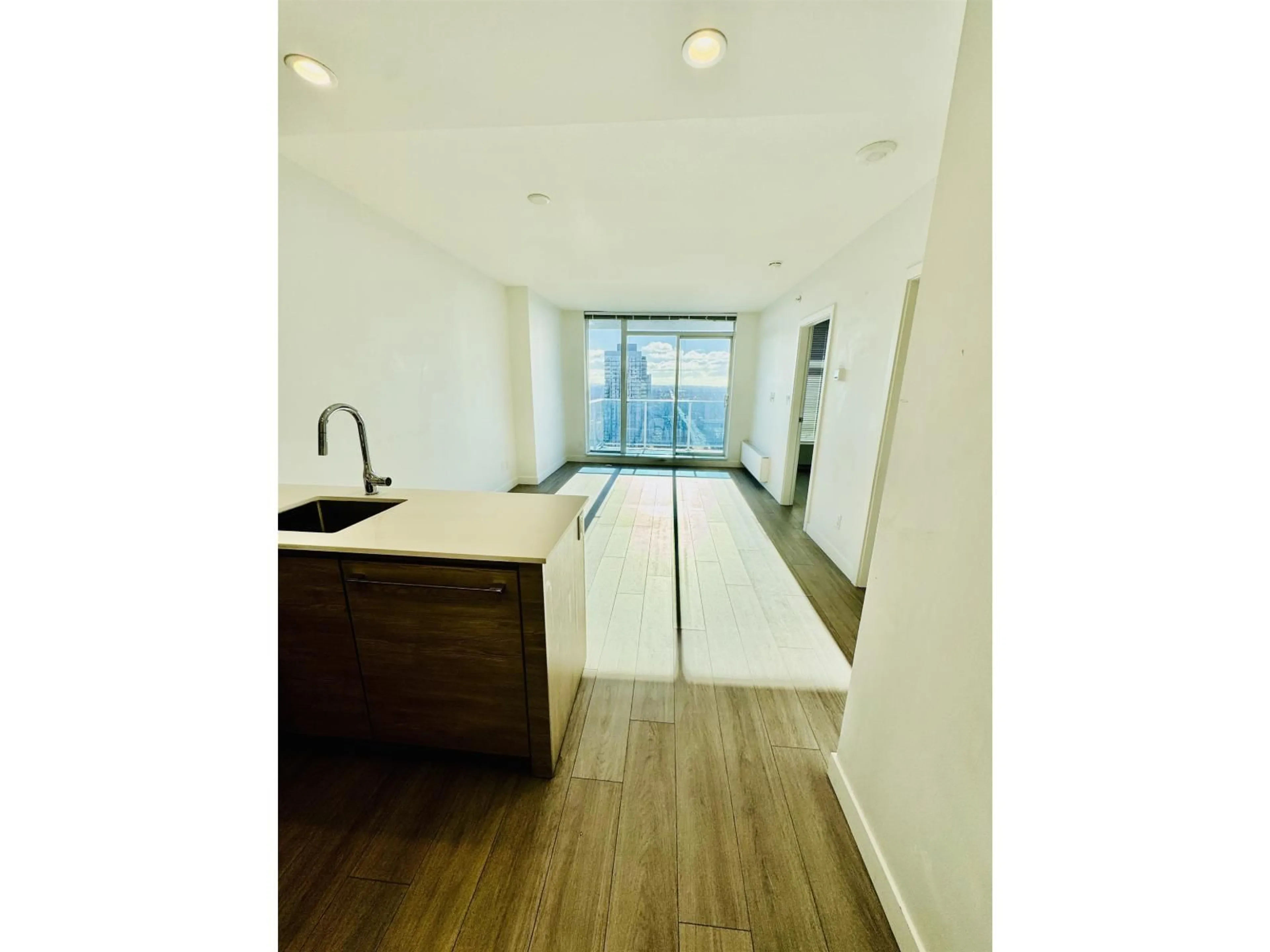 Unknown for 3102 - 13615 FRASER HIGHWAY, Surrey British Columbia V3T2V6