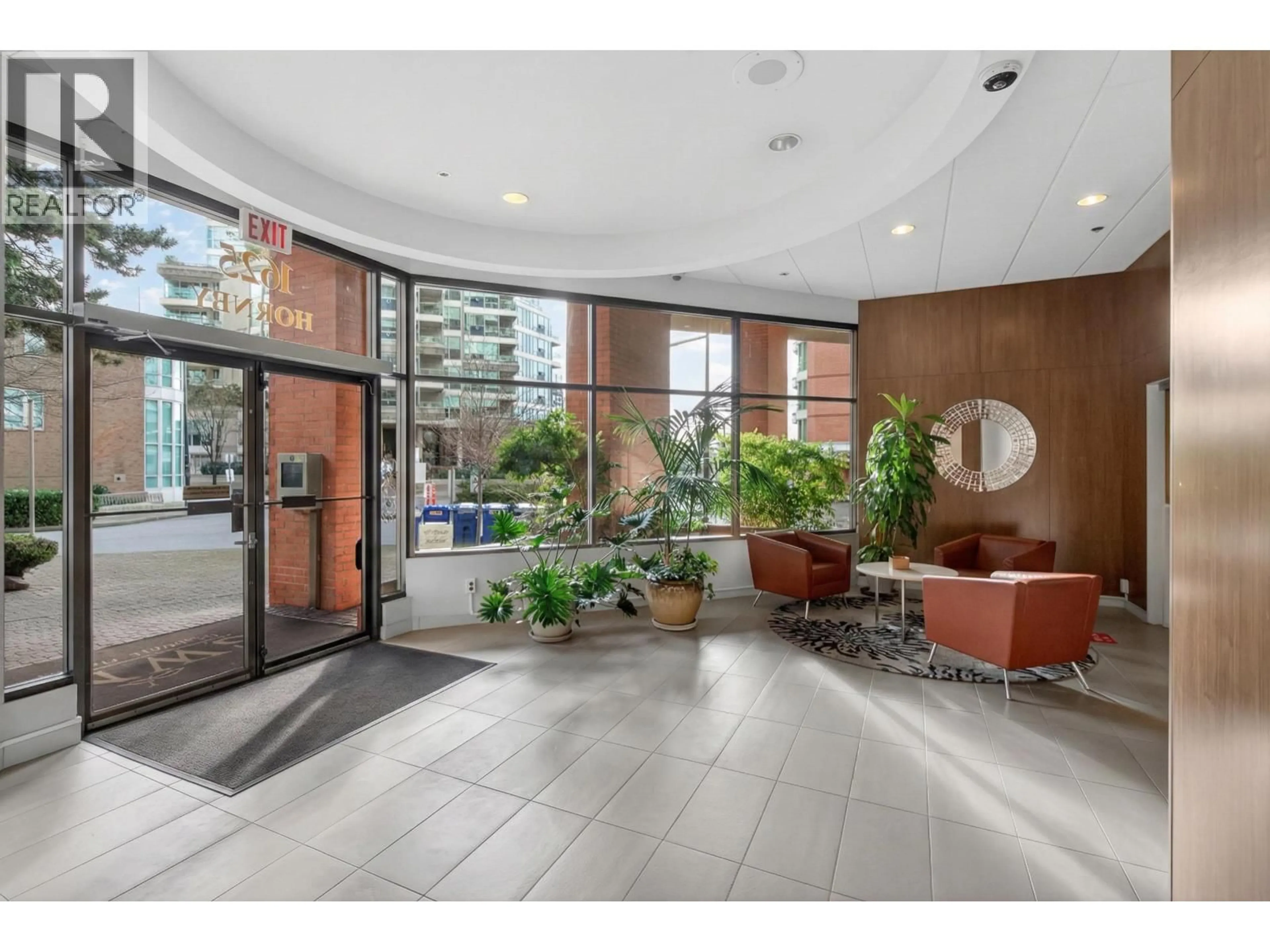 Indoor foyer for 603 - 1625 HORNBY STREET, Vancouver British Columbia V6Z2M2