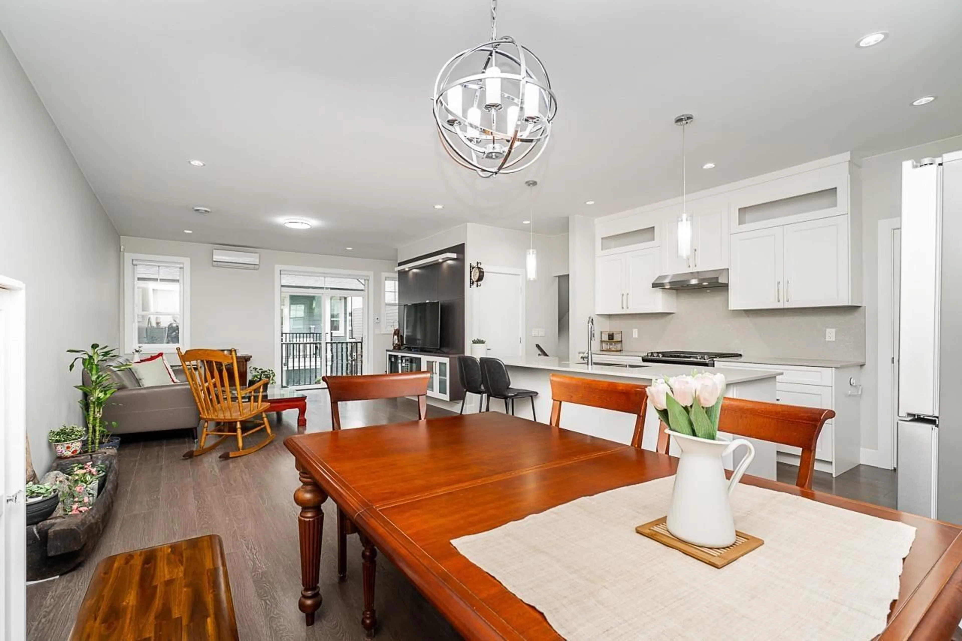 Open concept kitchen, unknown for 59 - 19501 74 AVENUE, Surrey British Columbia V4N6V7