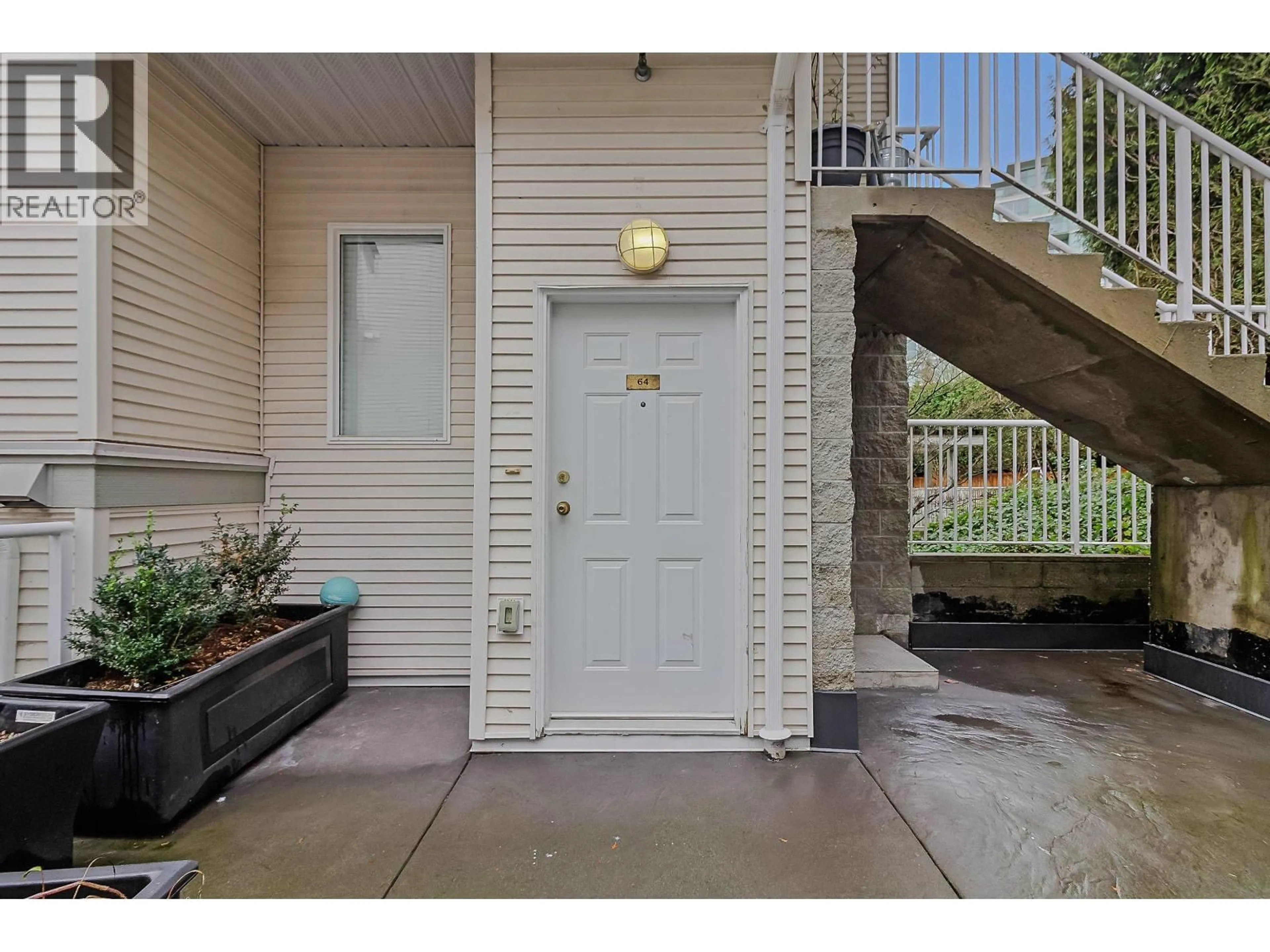 Indoor entryway for 64 - 2727 KENT AVENUE NORTH, Vancouver British Columbia V5S3T9