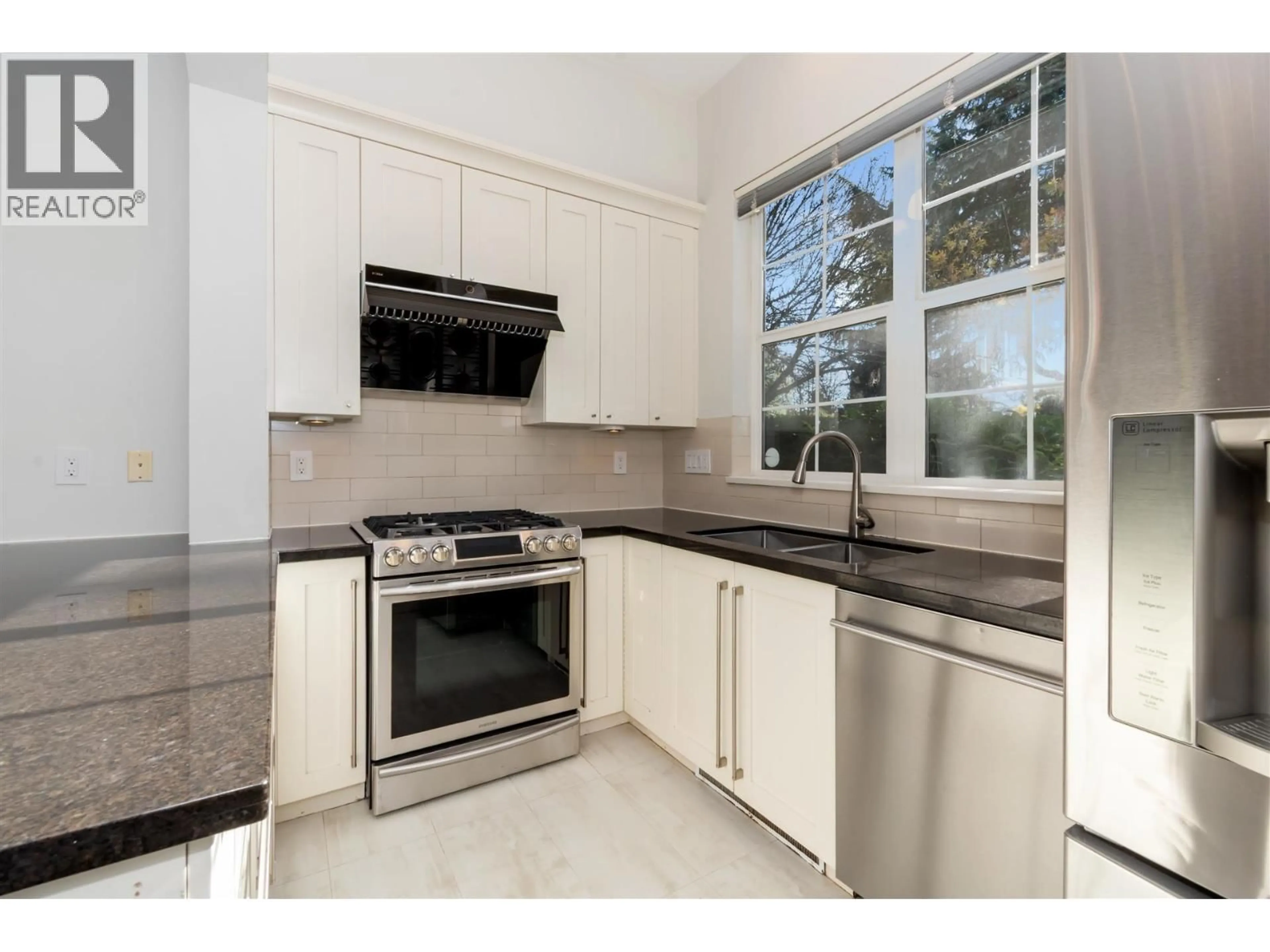 Standard kitchen, ceramic/tile floor for 765 42ND AVENUE, Vancouver British Columbia V5Z2N8
