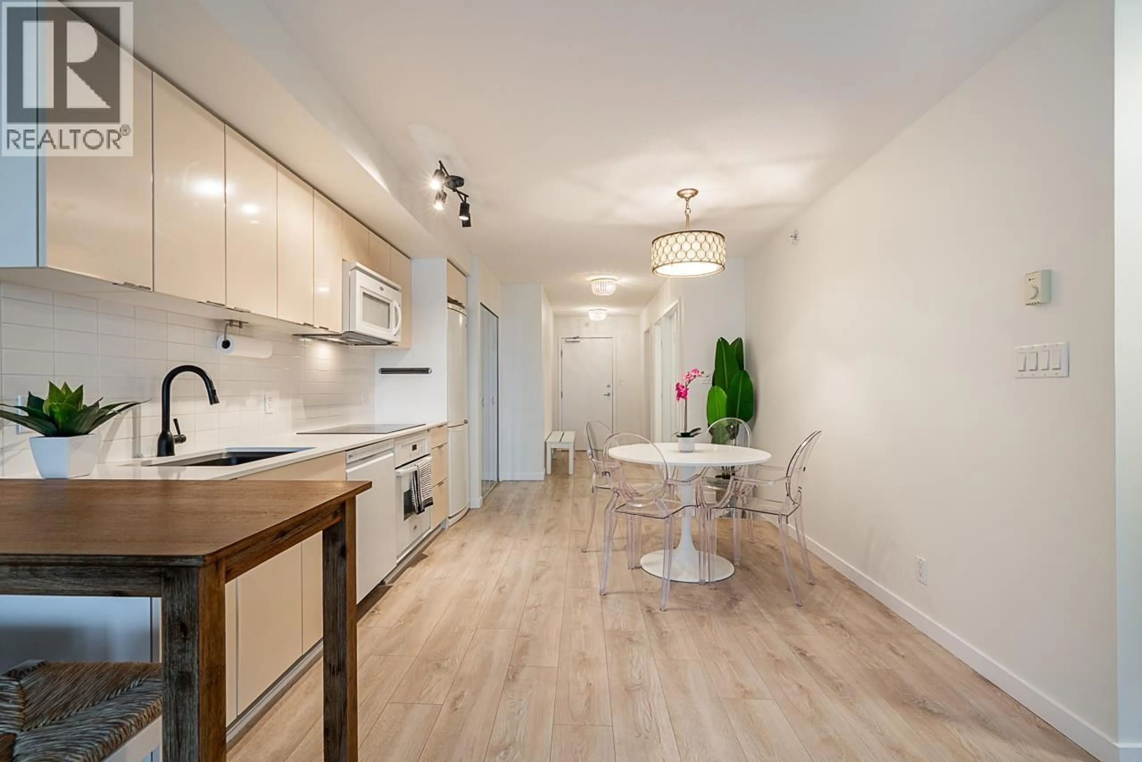 Open concept kitchen, unknown for 1907 - 788 HAMILTON STREET, Vancouver British Columbia V6B0E9