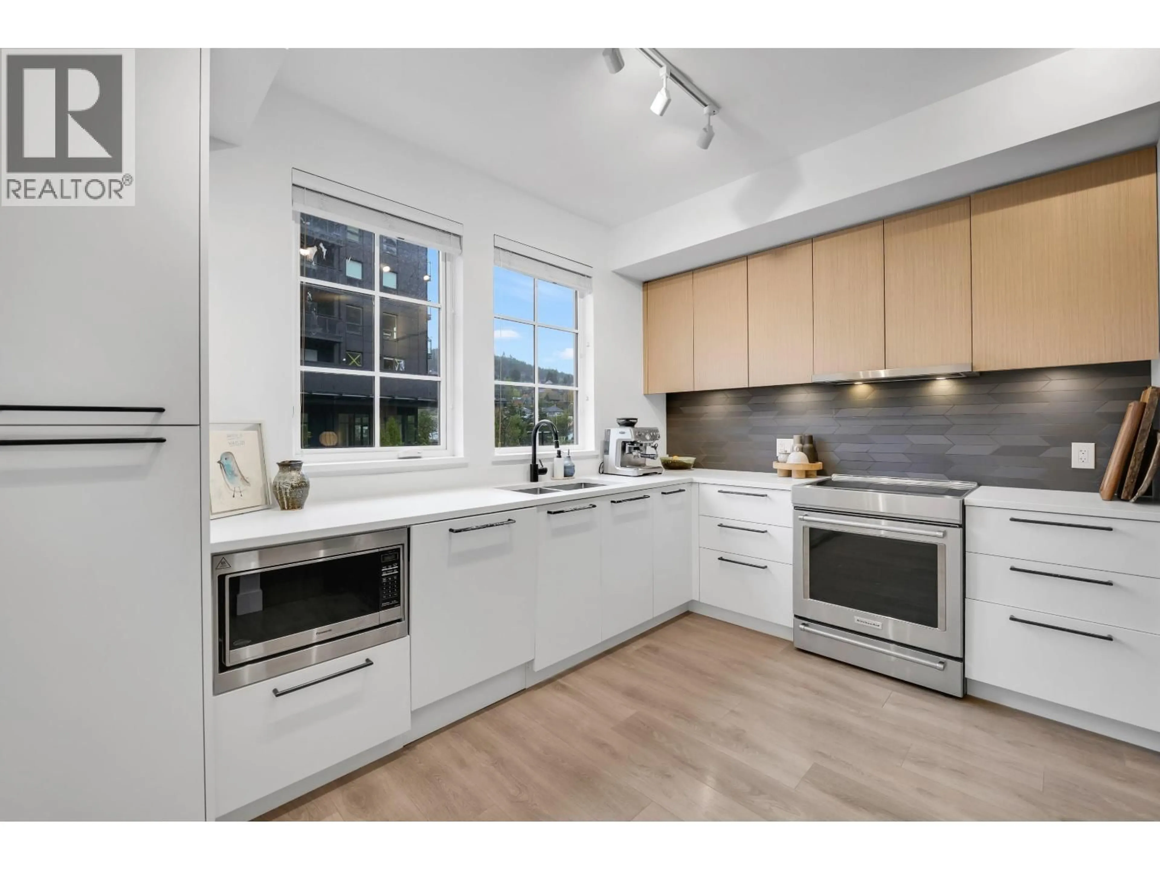 Unknown for 1379 MARINASIDE PLACE, Squamish British Columbia V8B1A8