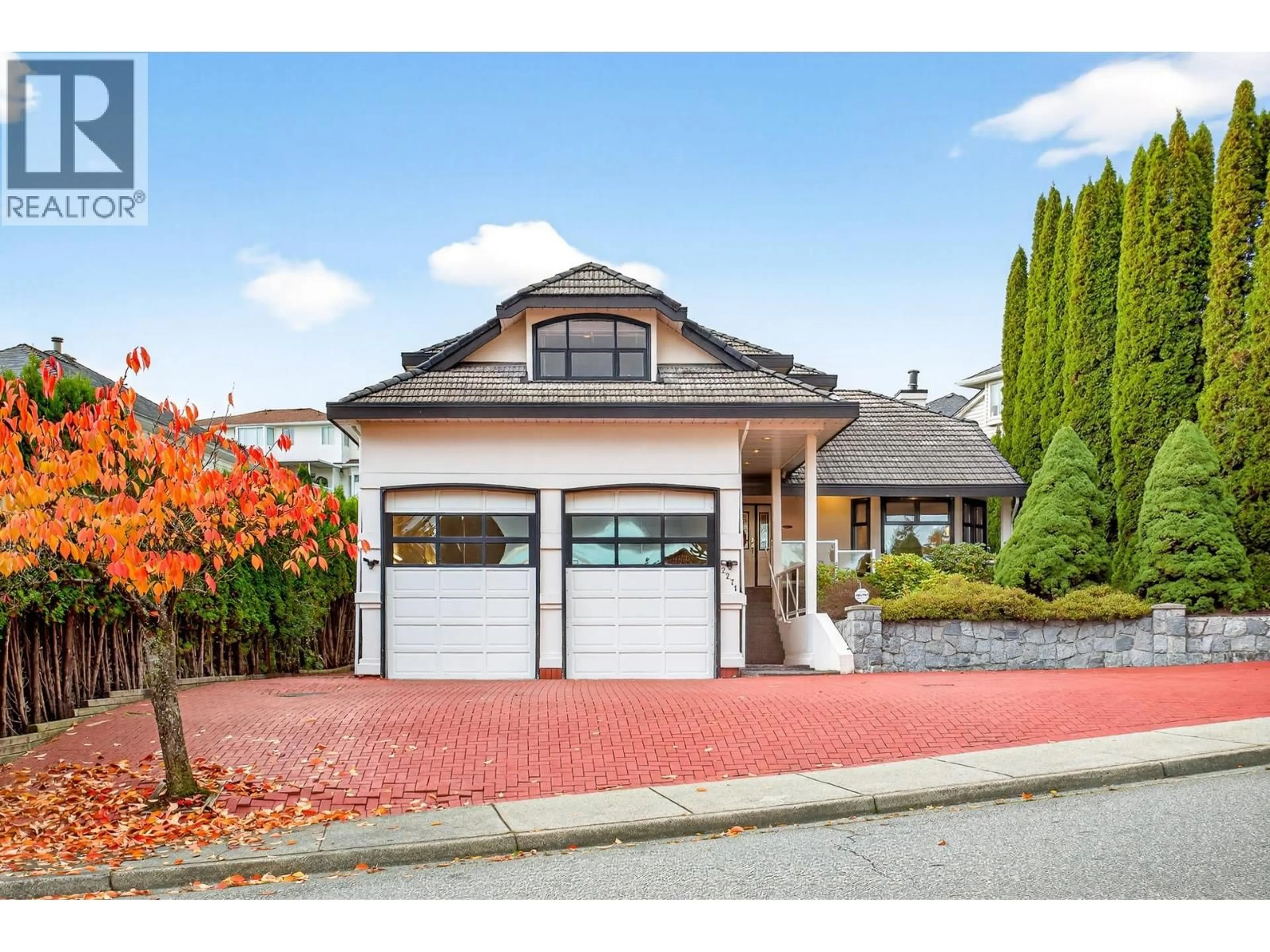 Home with vinyl exterior material, street for 2271 SORRENTO DRIVE, Coquitlam British Columbia V3K6P4