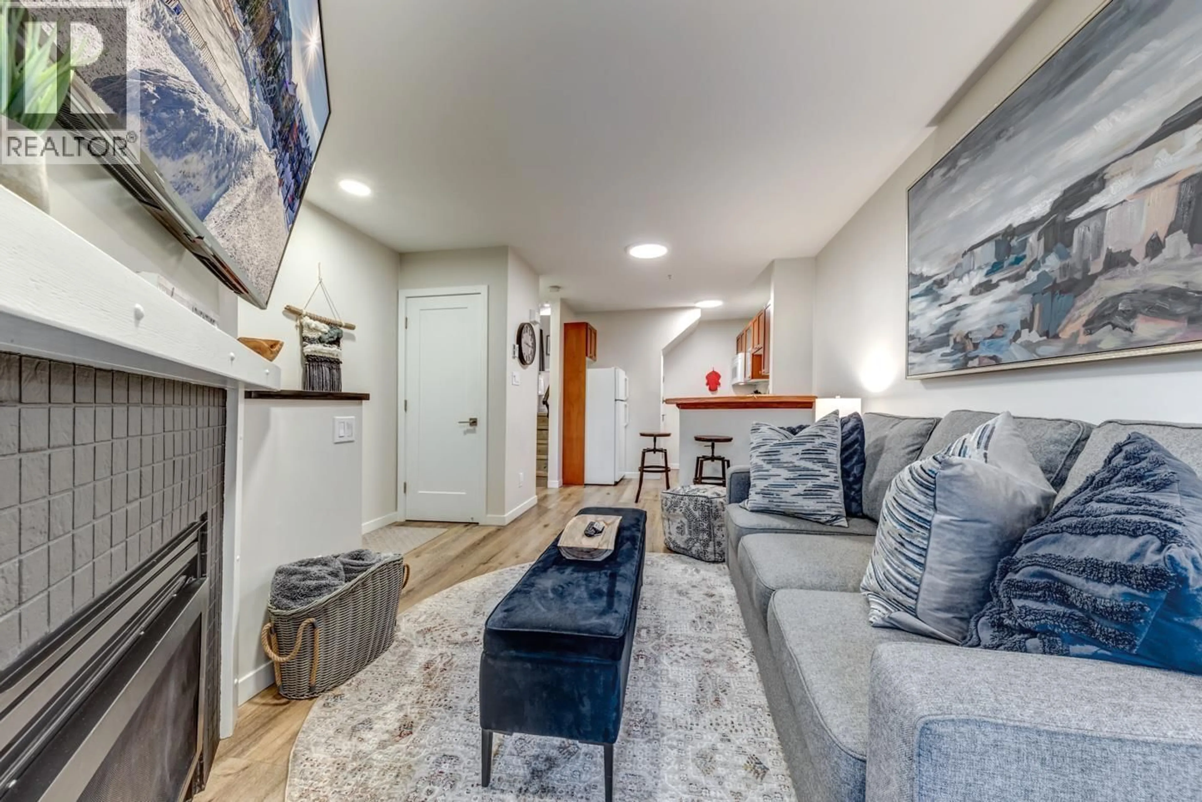 Living room with furniture, unknown for 44 - 4388 NORTHLANDS BOULEVARD, Whistler British Columbia V8E1C6