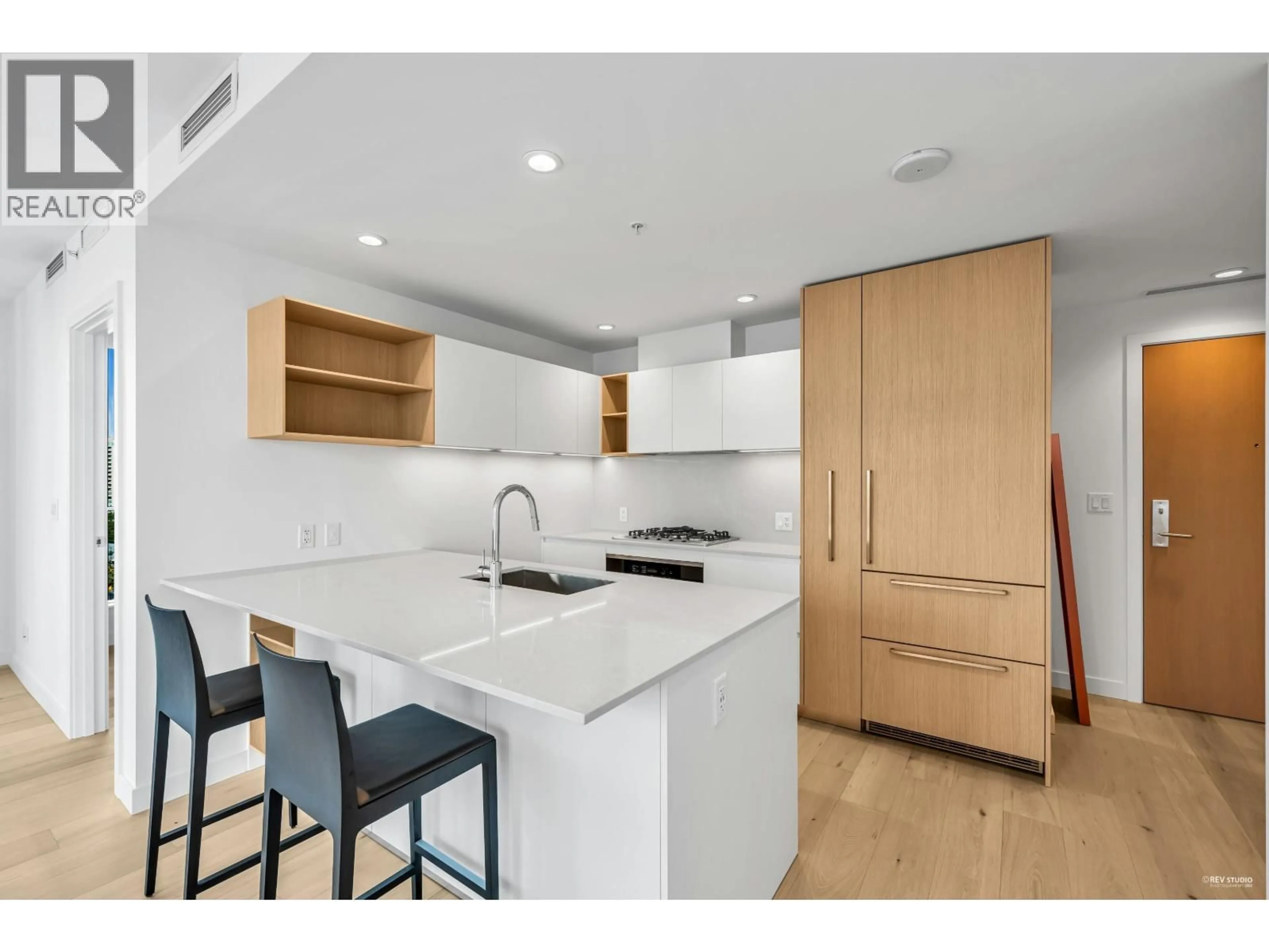 Standard kitchen, unknown for 1004 - 6000 MCKAY AVENUE, Burnaby British Columbia V5H0K2