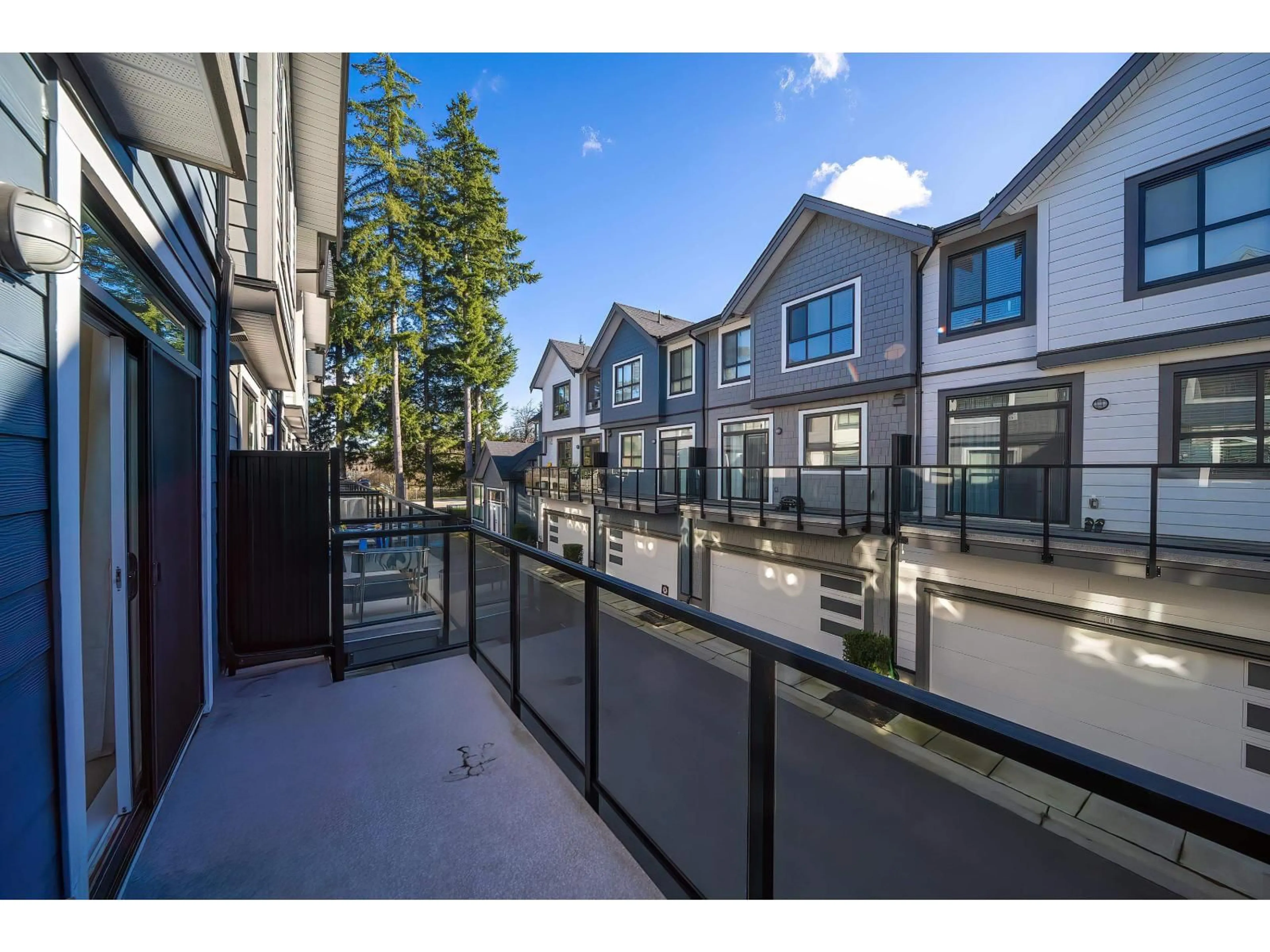 Patio, mountain view for 2 - 16760 25 AVENUE, Surrey British Columbia V3Z0W4