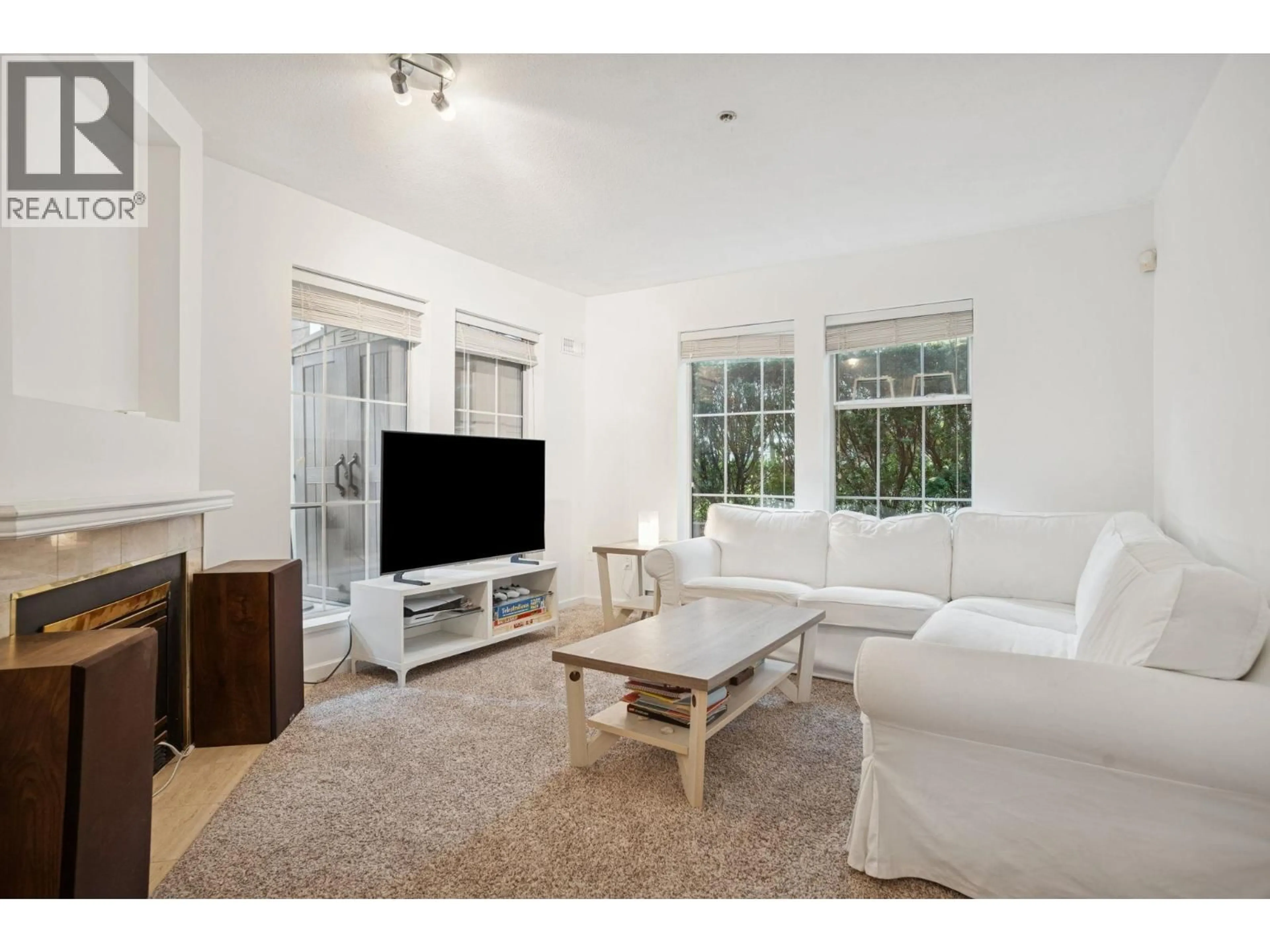 Living room with furniture, unknown for 102 - 1199 WESTWOOD STREET, Coquitlam British Columbia V3B7P6