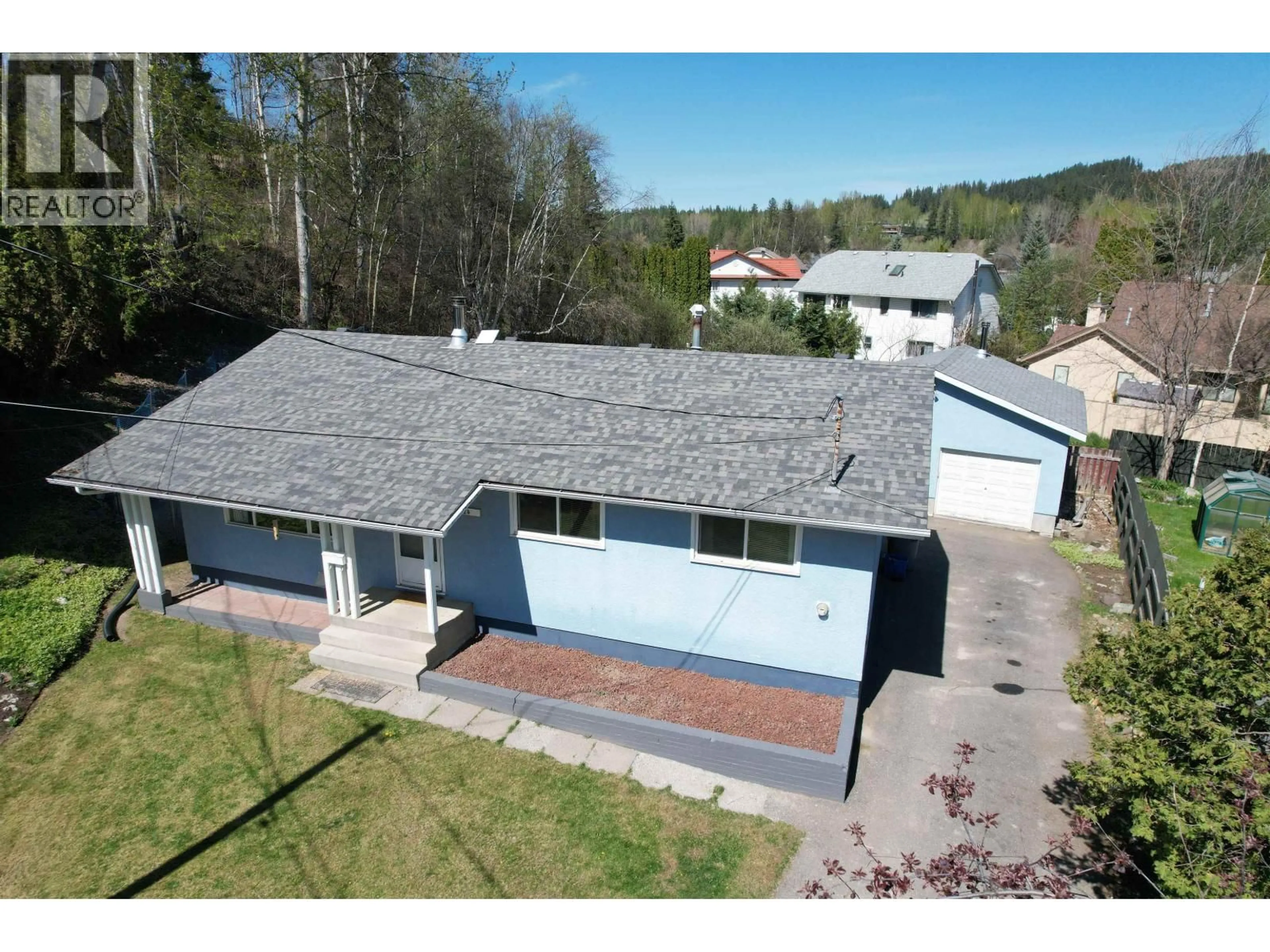 A pic from outside/outdoor area/front of a property/back of a property/a pic from drone, building for 124 LINDSAY STREET, Quesnel British Columbia V2J3E3