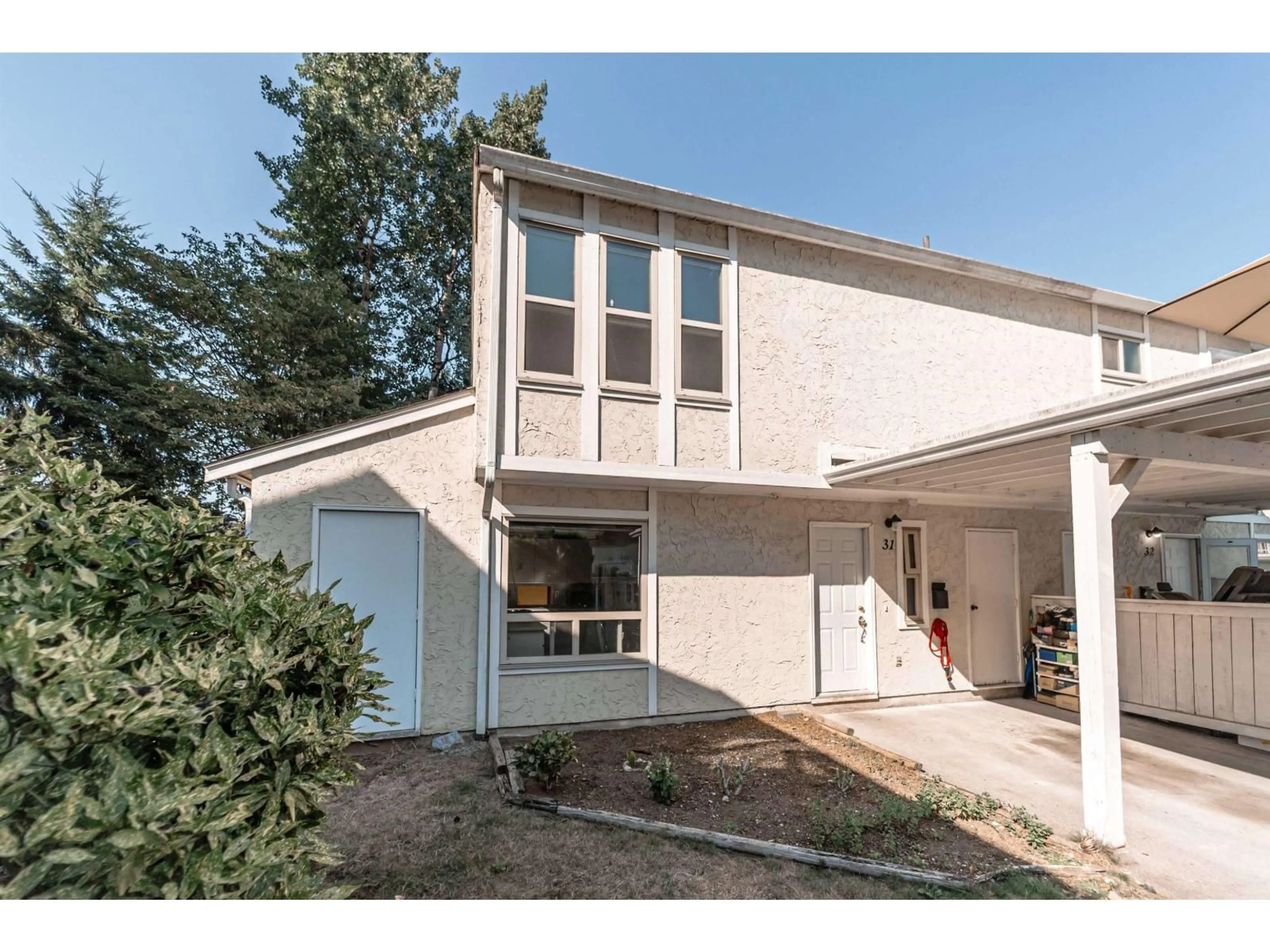 Home with vinyl exterior material, street for 31 - 3075 TRETHEWEY STREET, Abbotsford British Columbia V2T3R4