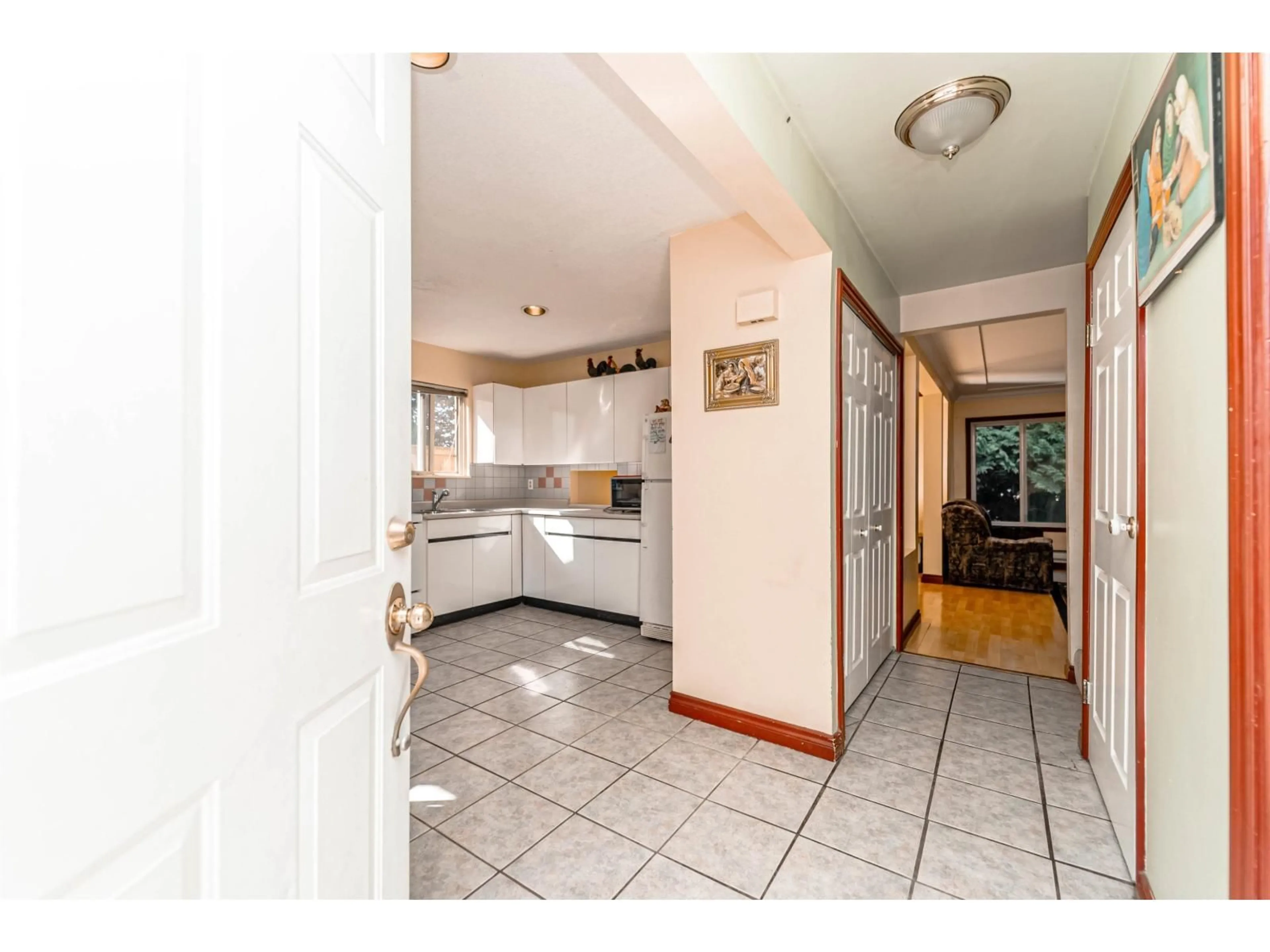 Indoor entryway for 31 - 3075 TRETHEWEY STREET, Abbotsford British Columbia V2T3R4