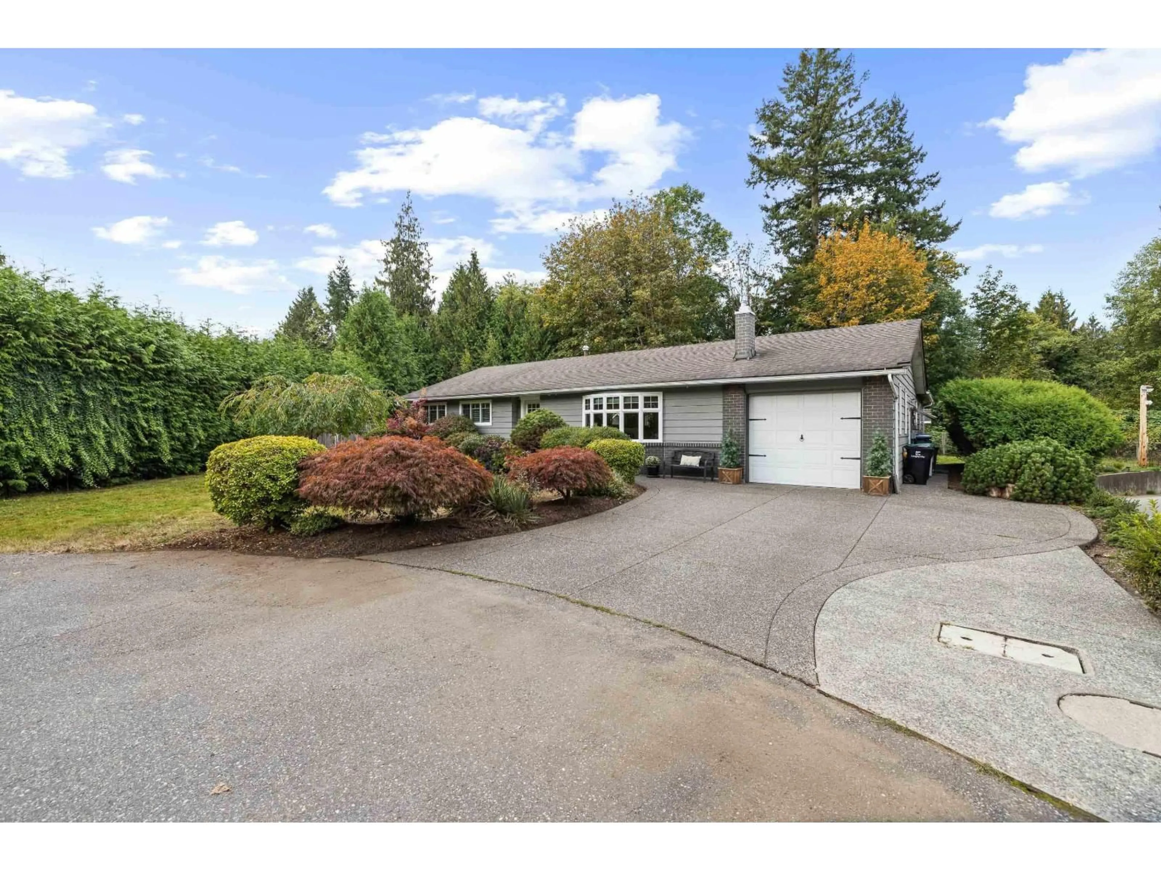 A pic from outside/outdoor area/front of a property/back of a property/a pic from drone, street for 4951 199A STREET, Langley British Columbia V3A1J5