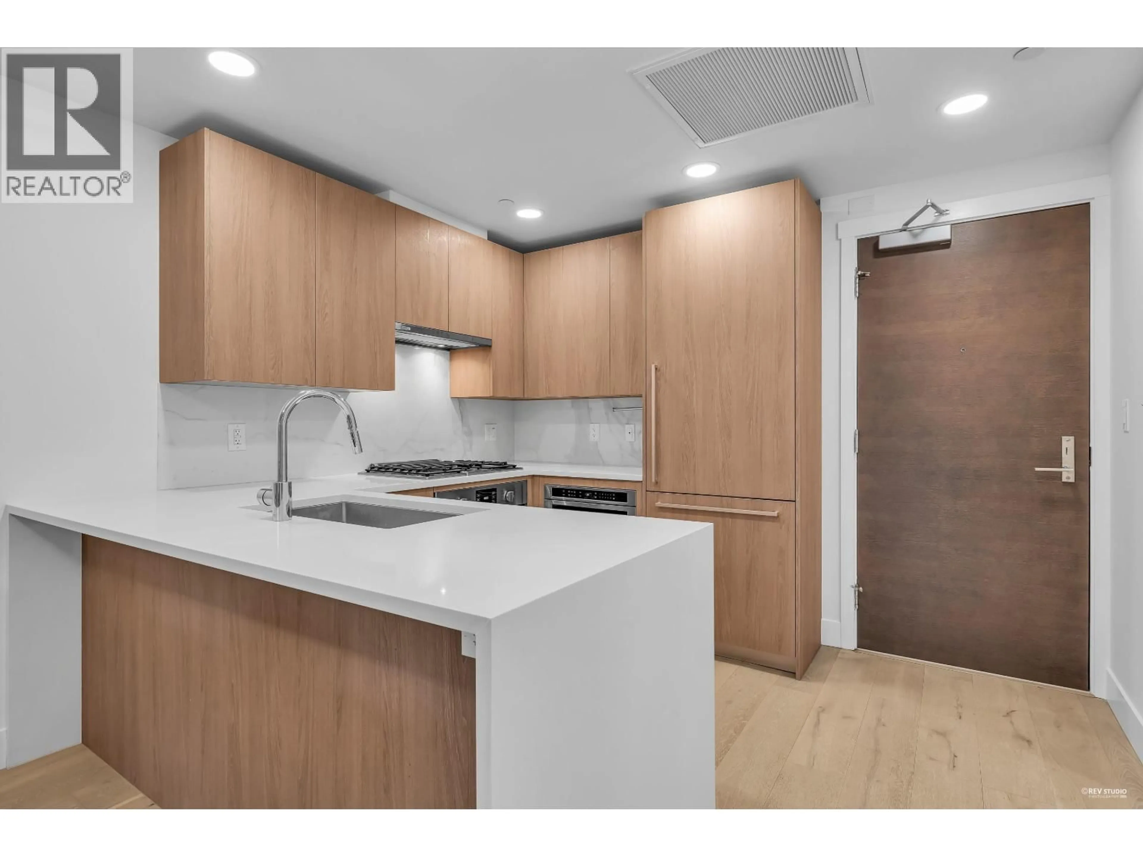 Standard kitchen, unknown for 607 - 2780 VALLEY CENTRE AVENUE, North Vancouver British Columbia V7J0C4