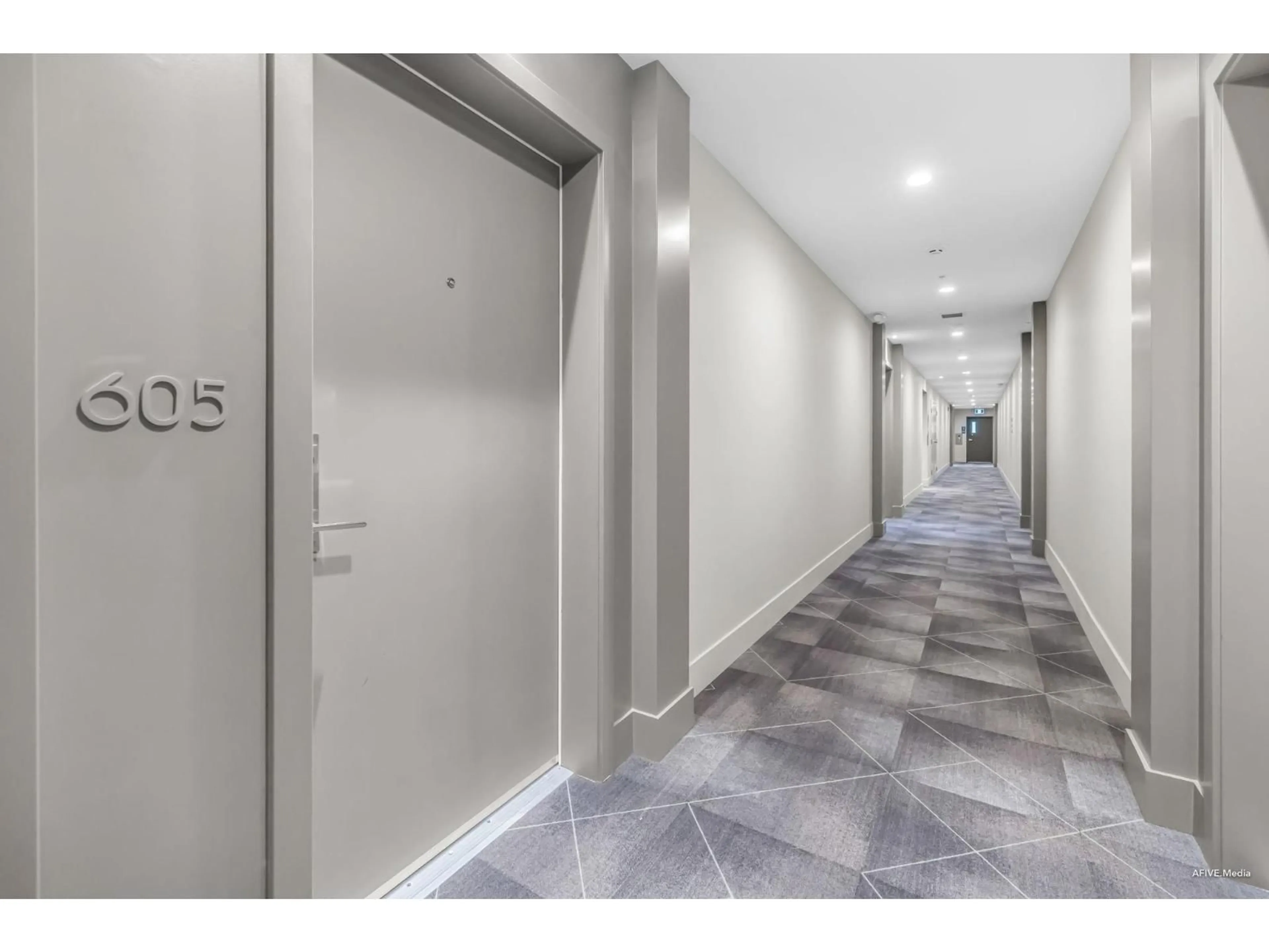 Indoor foyer for 605 - 20019 83A AVENUE, Surrey British Columbia V2Y5K6