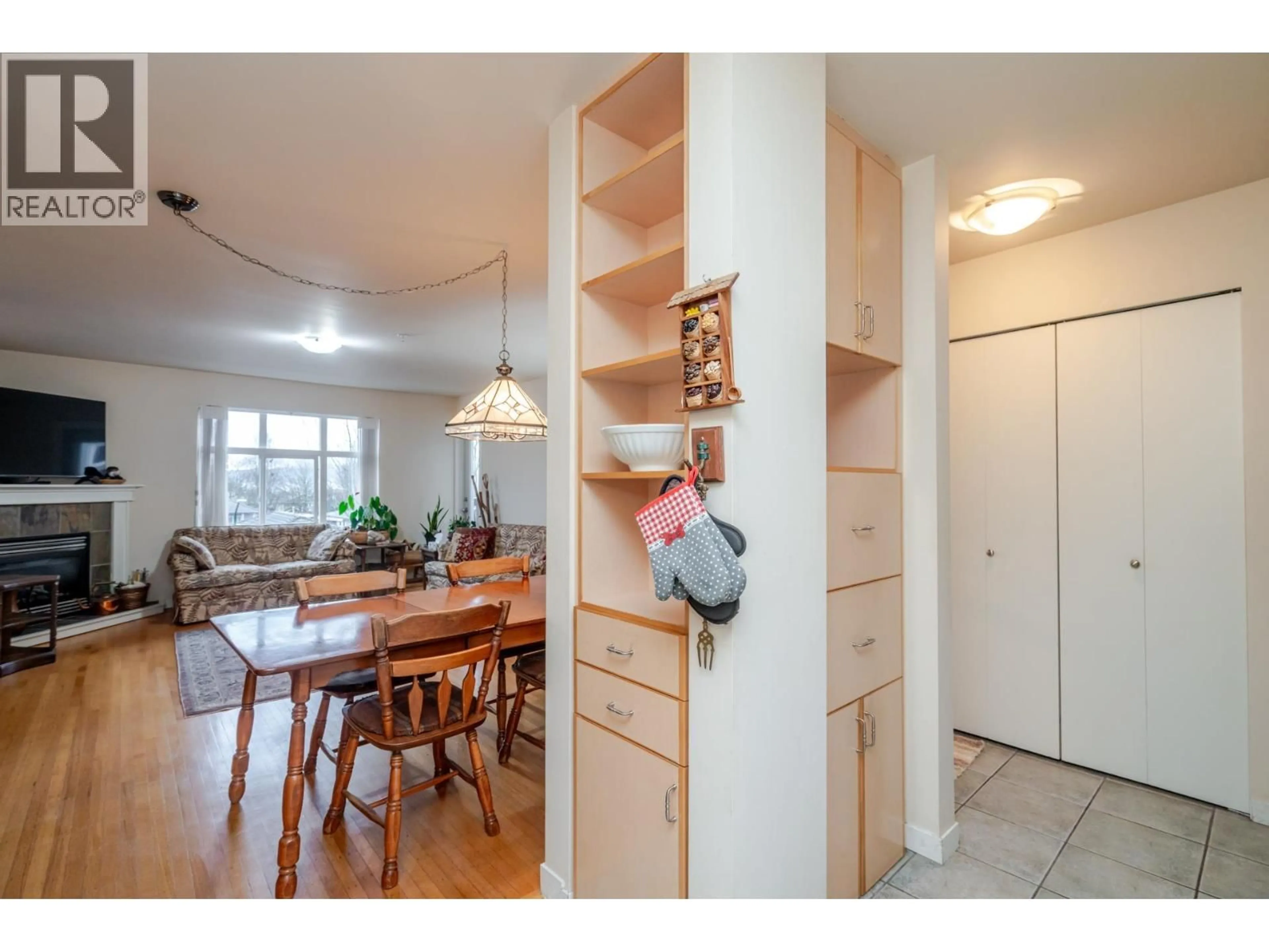 Unknown for 304 - 4272 ALBERT STREET, Burnaby British Columbia V5C2E8