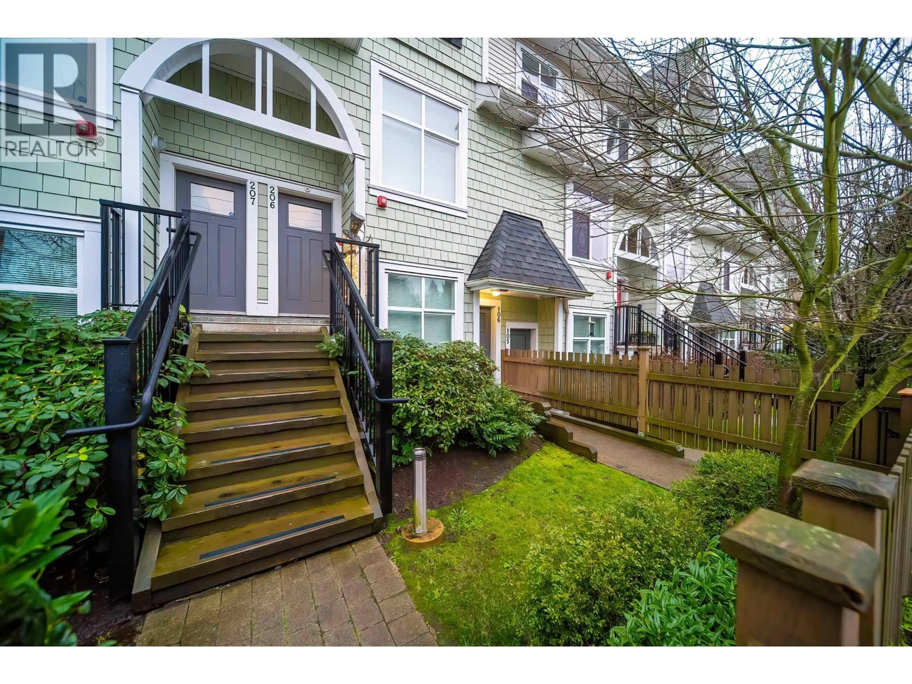 Unknown for 206 - 7250 18TH AVENUE, Burnaby British Columbia V3N1H3