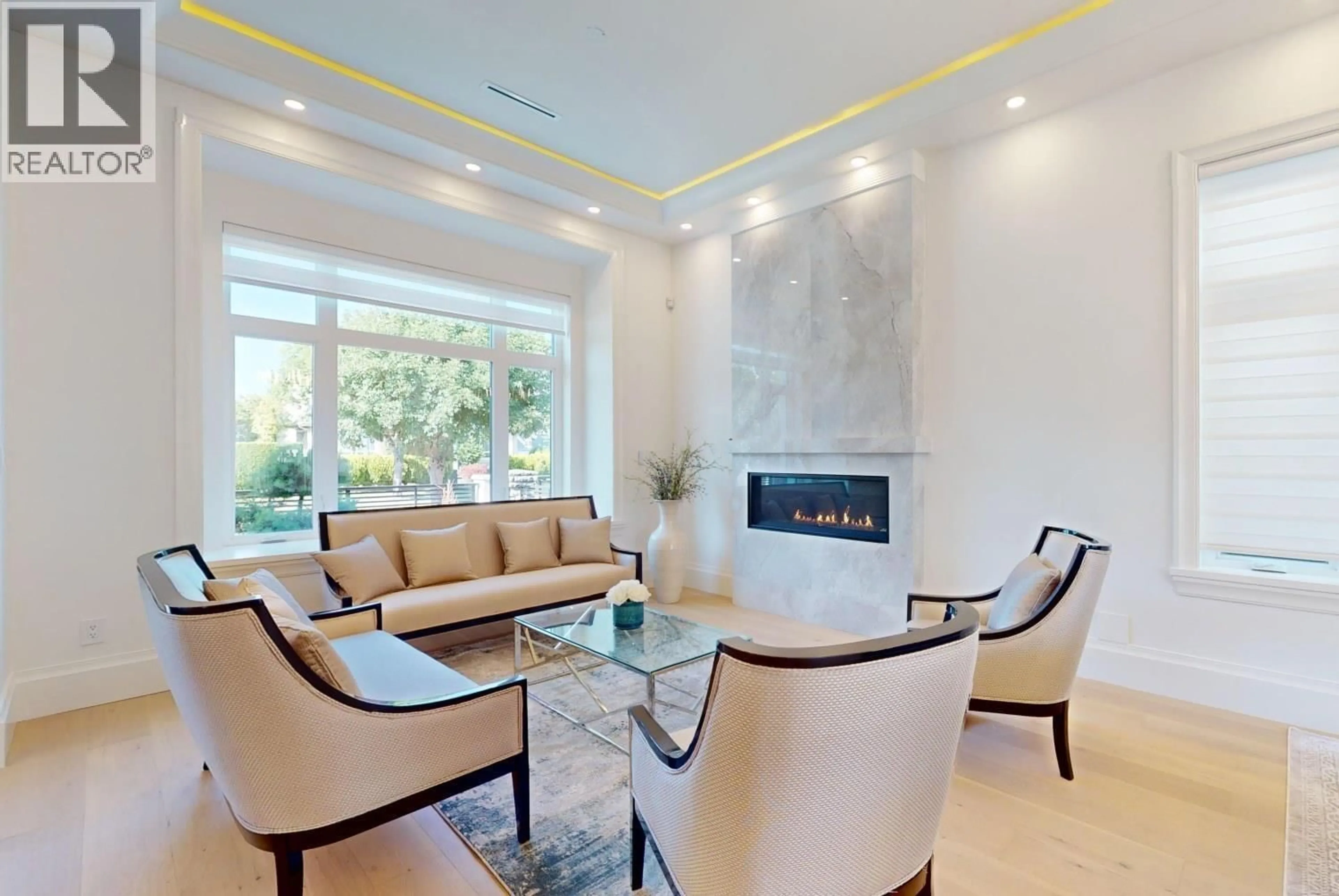 Living room with furniture, unknown for 2246 20TH AVENUE, Vancouver British Columbia V6L1G3