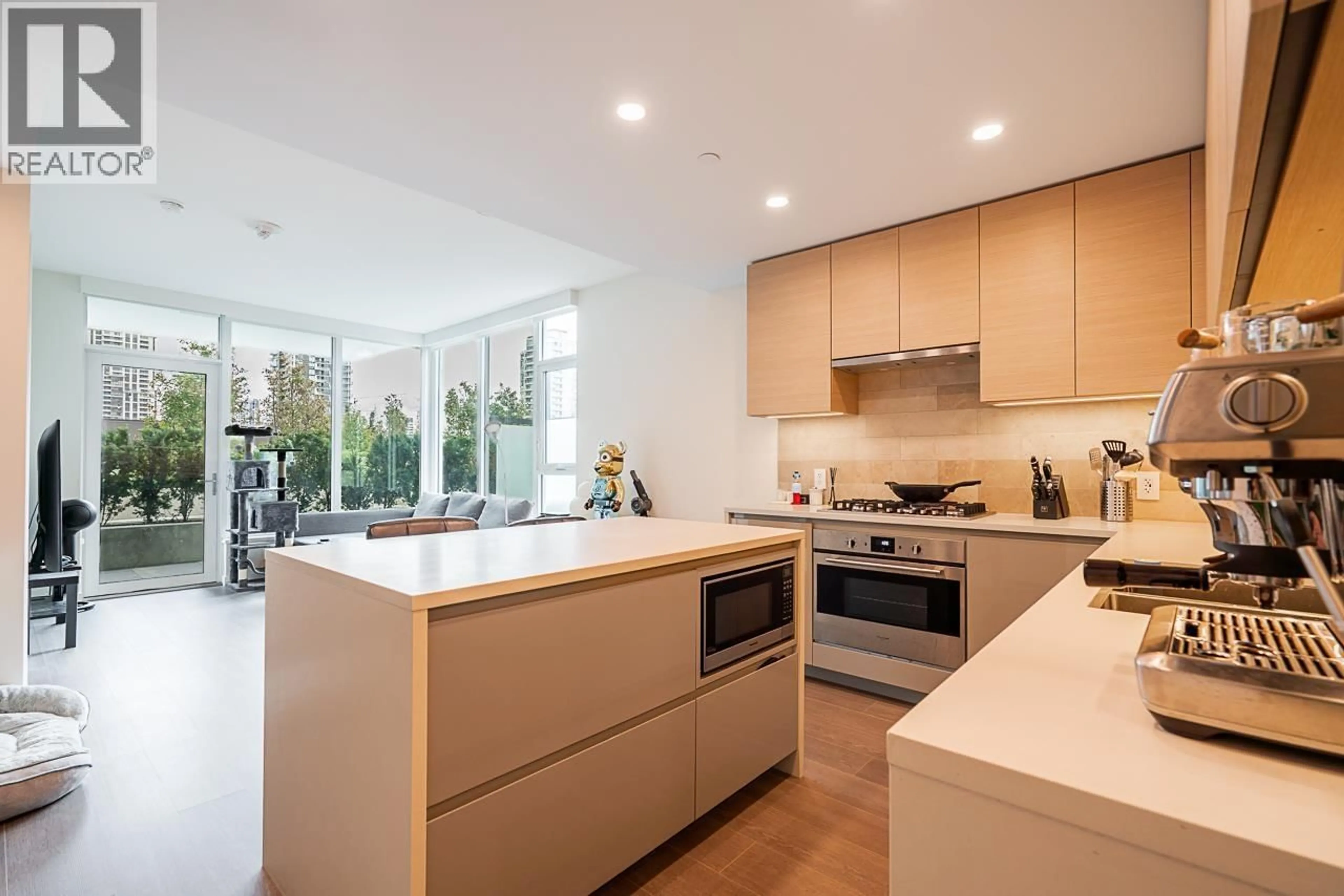 Open concept kitchen, unknown for 610 - 2108 GILMORE AVENUE, Burnaby British Columbia V5C0N8