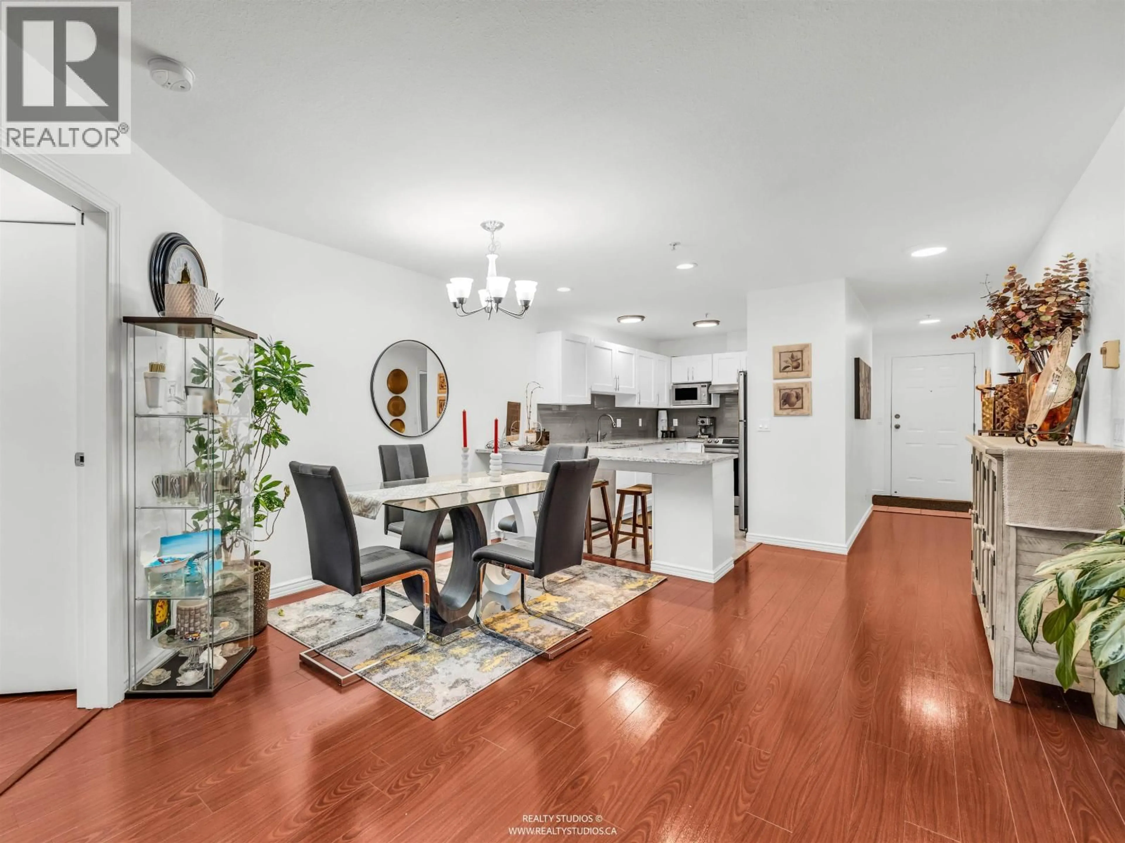 Unknown for 402 - 2983 CAMBRIDGE STREET, Port Coquitlam British Columbia V3B7N7