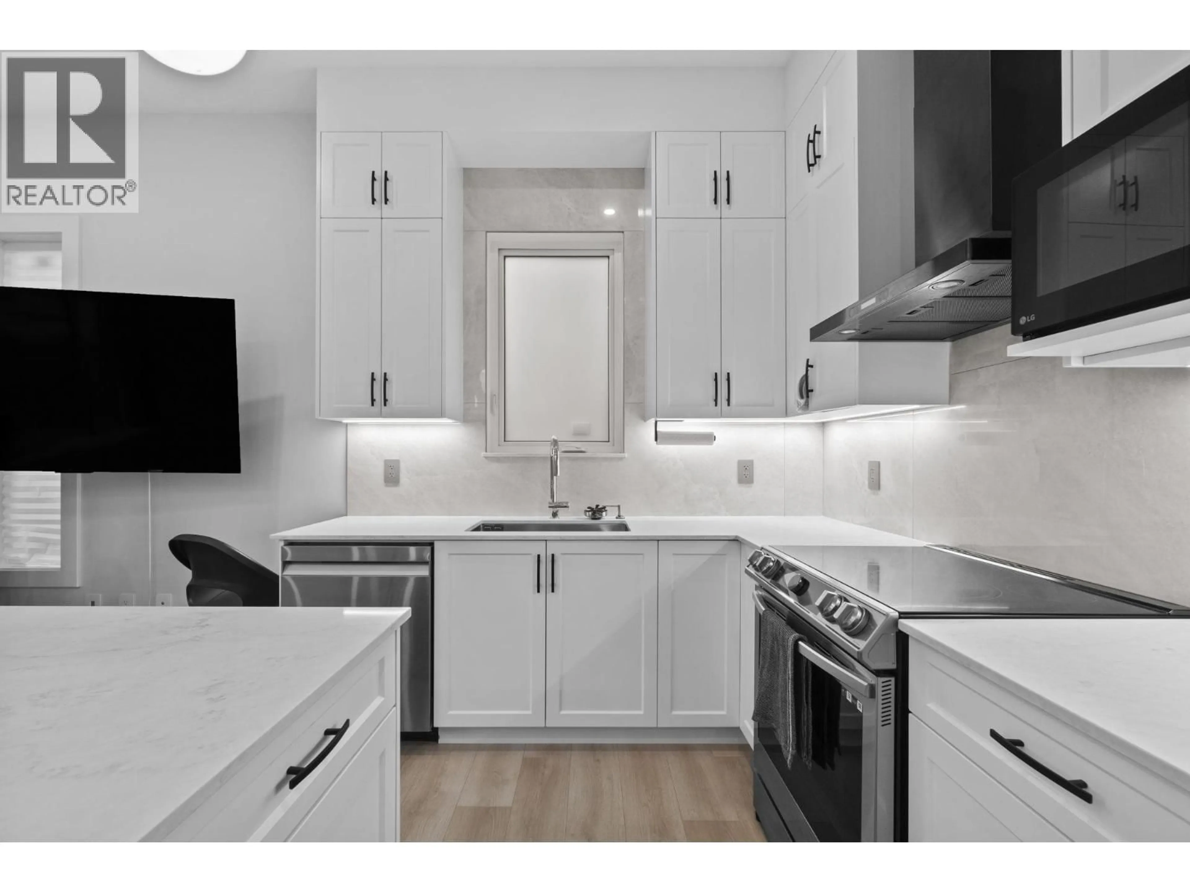 Unknown for 5499 MANOR STREET, Burnaby British Columbia V5G1B6