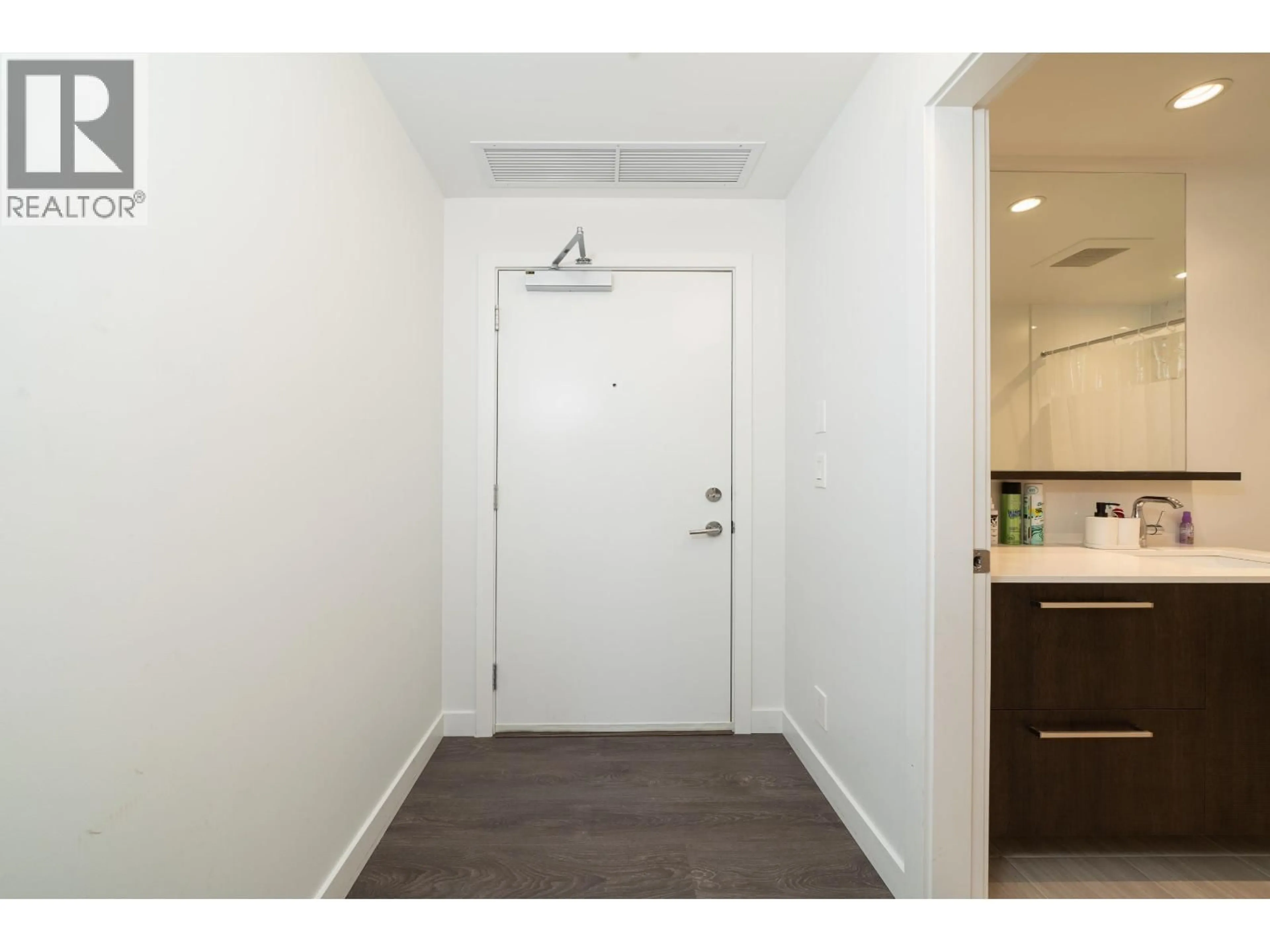 Indoor entryway for 1806 - 567 CLARKE ROAD, Coquitlam British Columbia V3J0K7