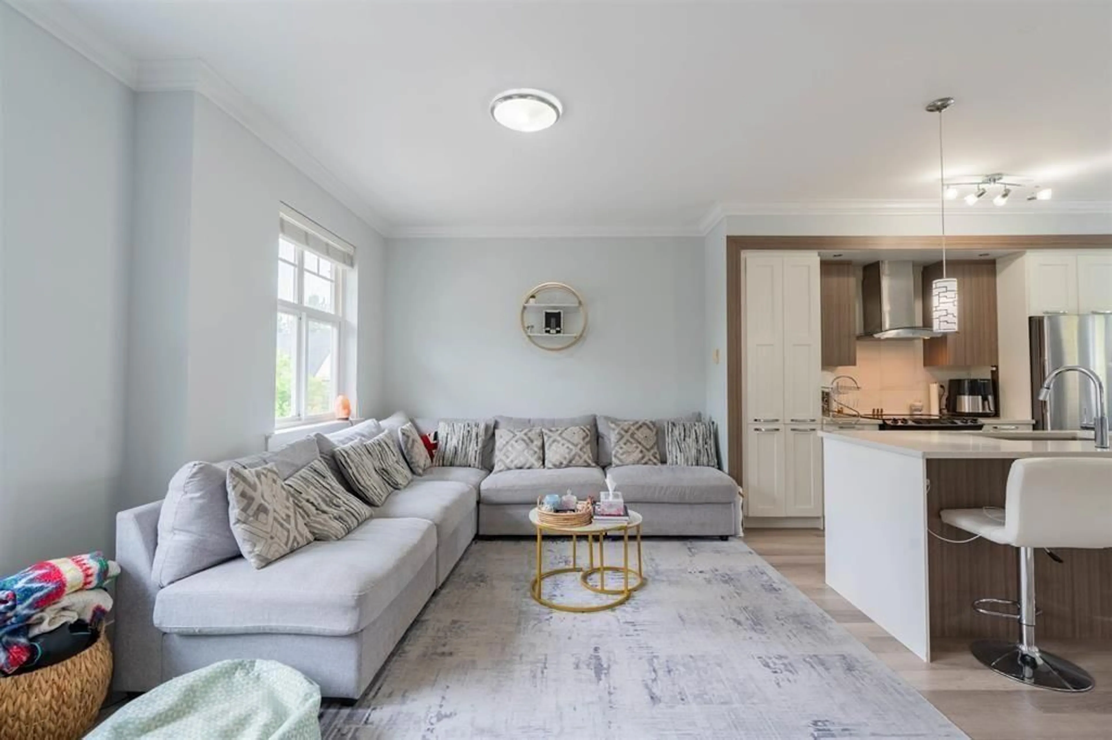 Living room with furniture, unknown for 61 - 6350 142 STREET, Surrey British Columbia V3X1C8