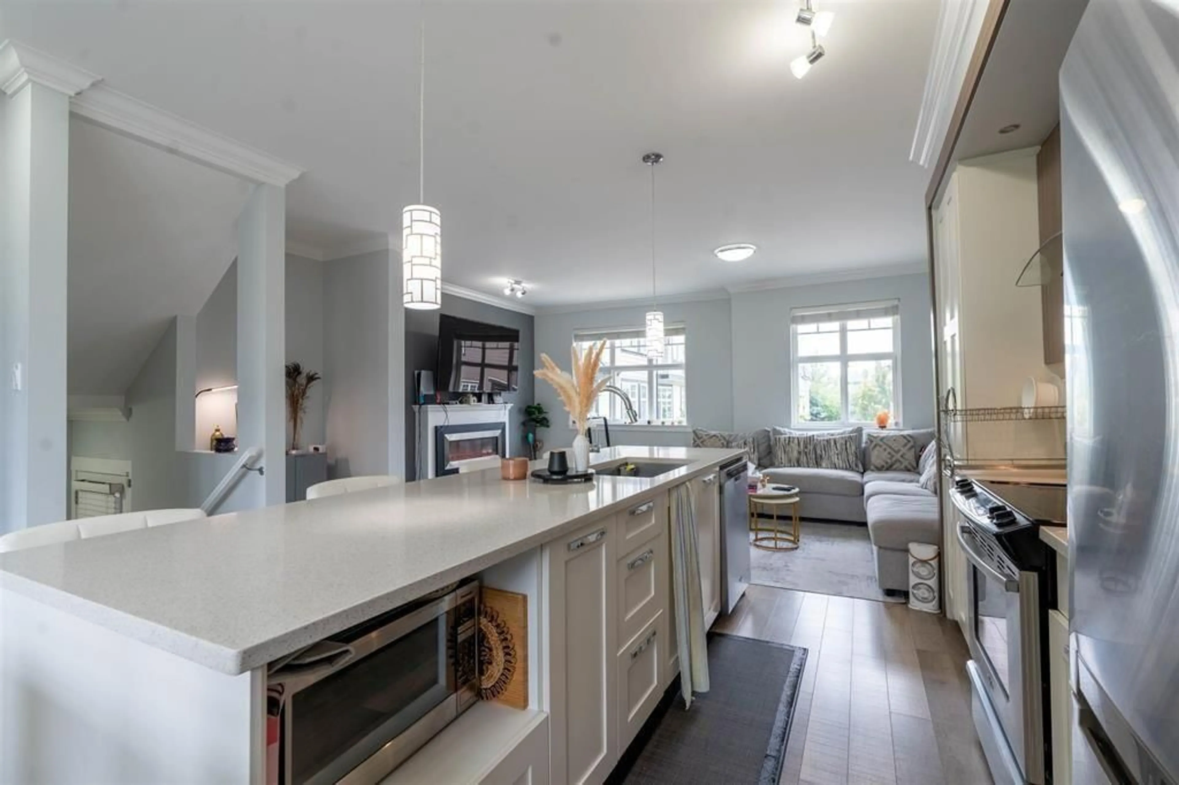 Open concept kitchen, unknown for 61 - 6350 142 STREET, Surrey British Columbia V3X1C8