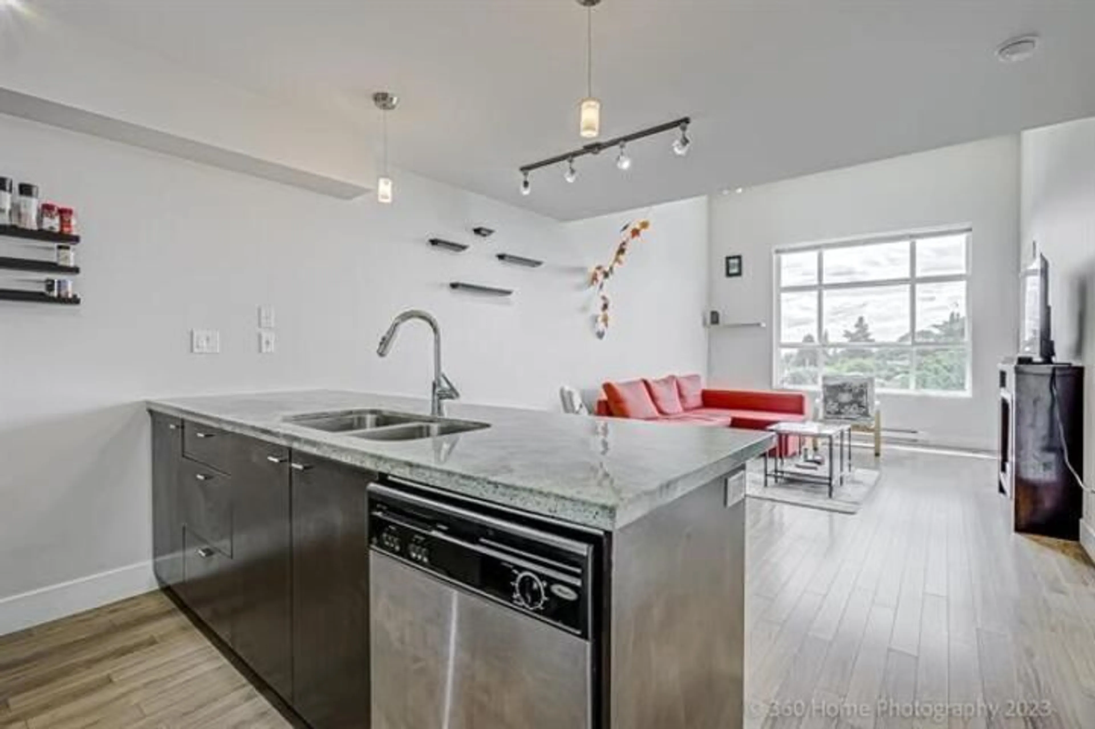 Contemporary kitchen, unknown for 403 - 7445 120 STREET, Delta British Columbia V4C0B3