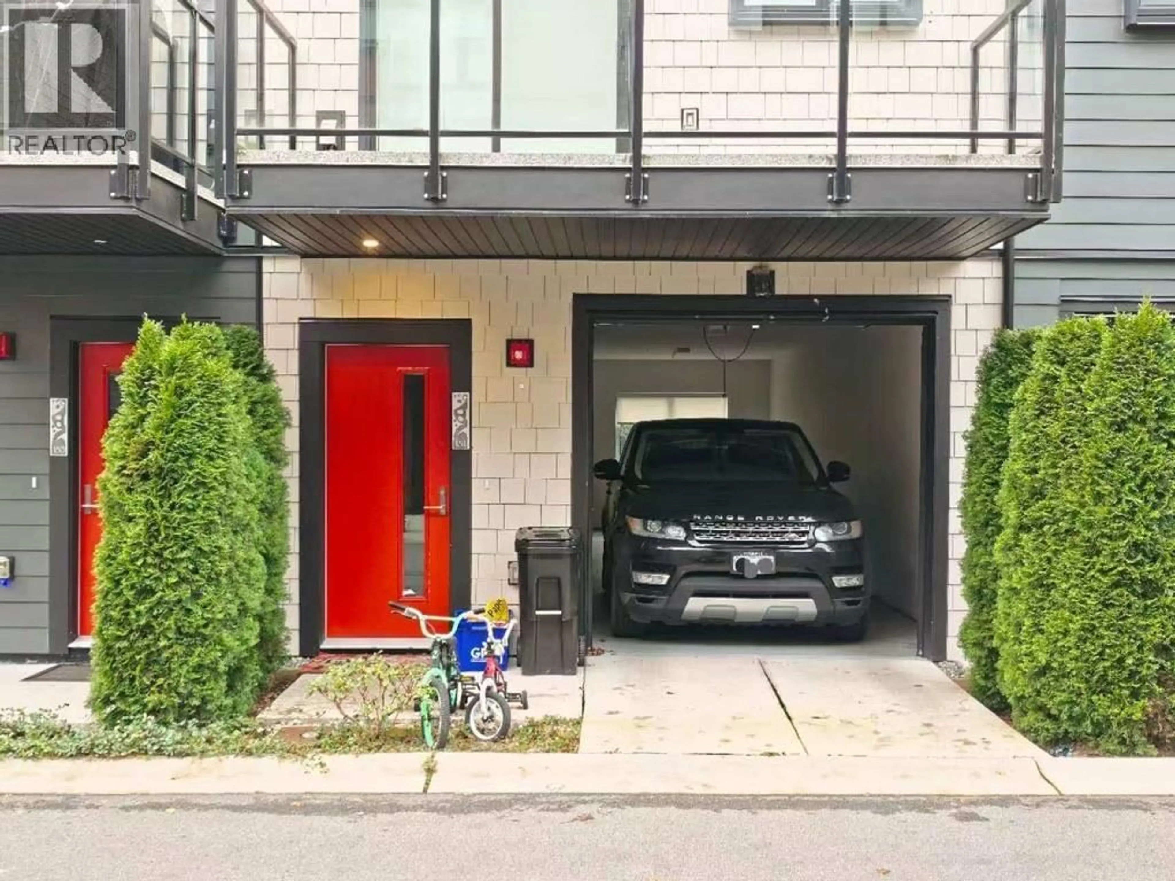 Indoor garage for 151 - 4738 HEMLOCK WAY, Tsawwassen British Columbia V4M0E3