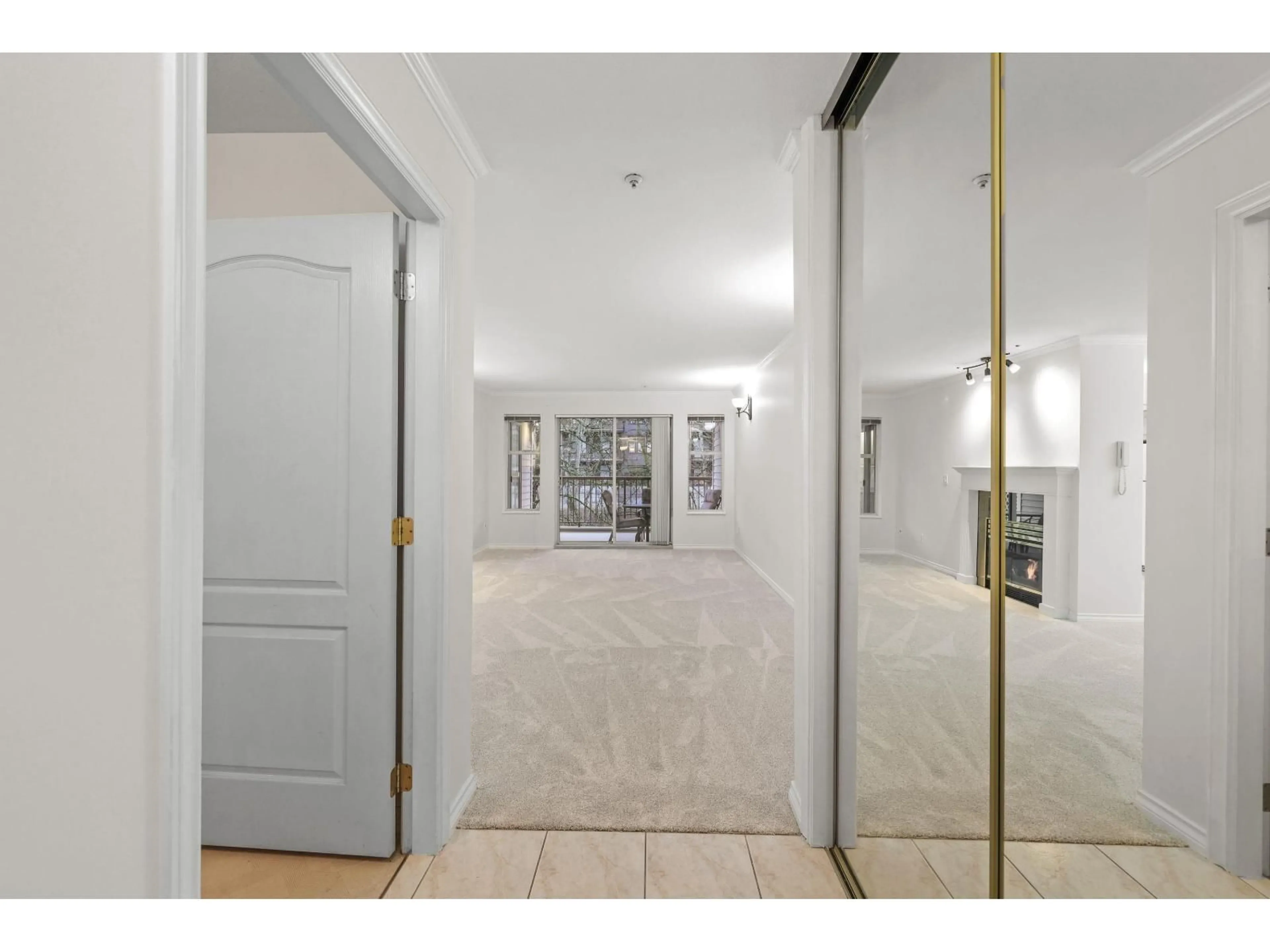 Indoor foyer for 106 - 5776 200 STREET, Langley British Columbia V3A1M8