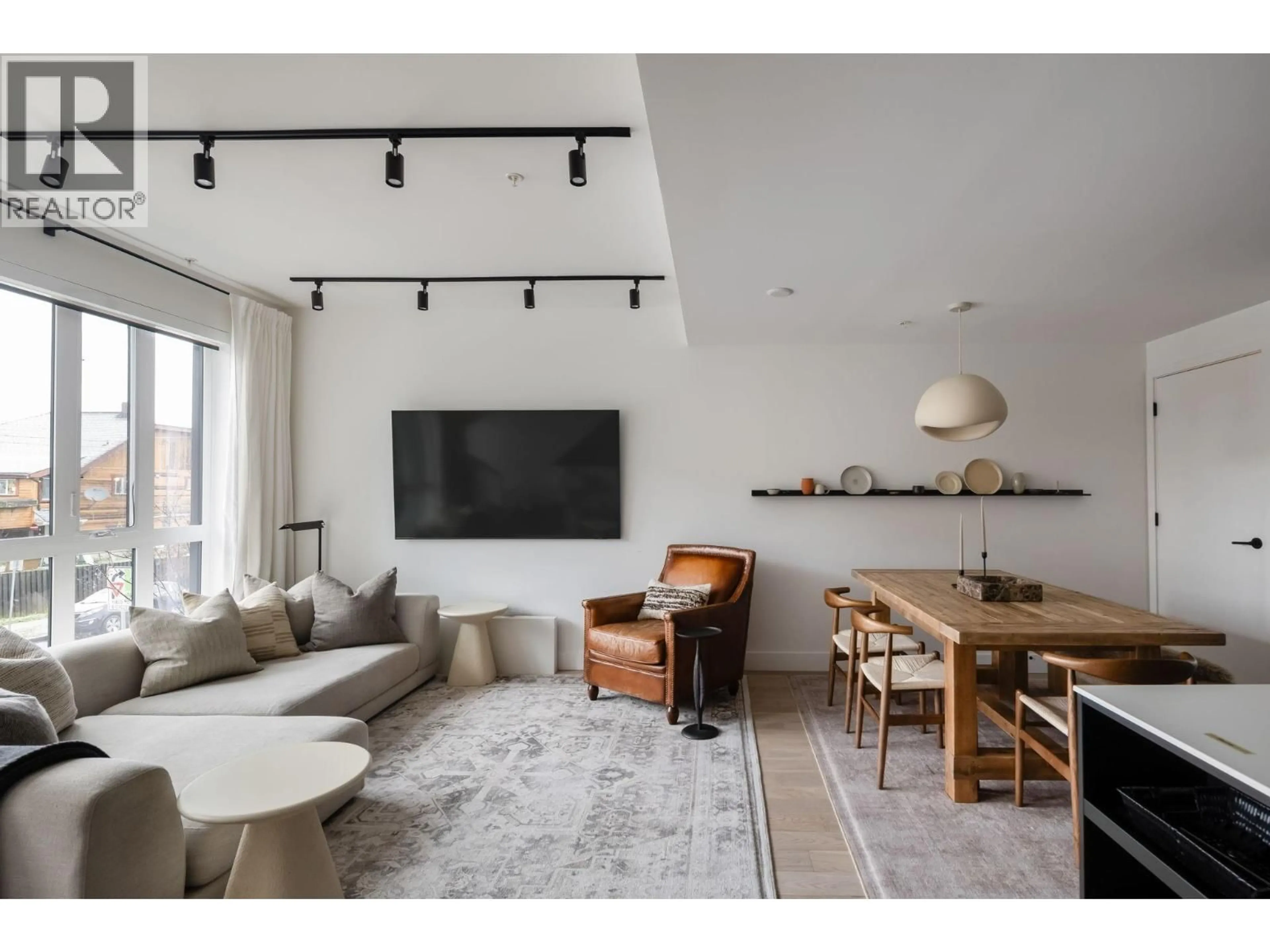 Living room with furniture, unknown for 3914 DUMFRIES STREET, Vancouver British Columbia V5N0J1