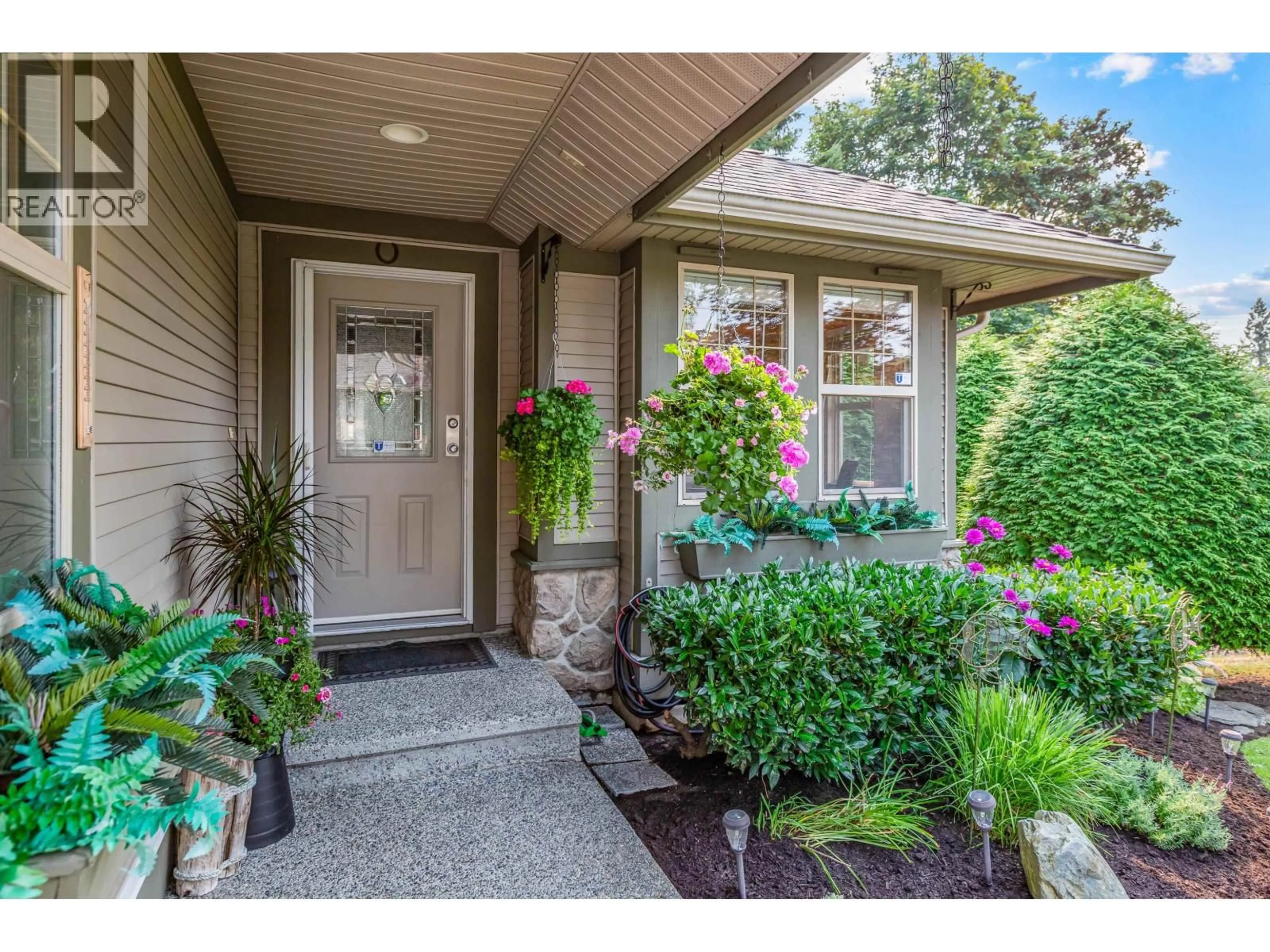 Indoor entryway for 10 - 23281 KANAKA WAY, Maple Ridge British Columbia V2W1Z2