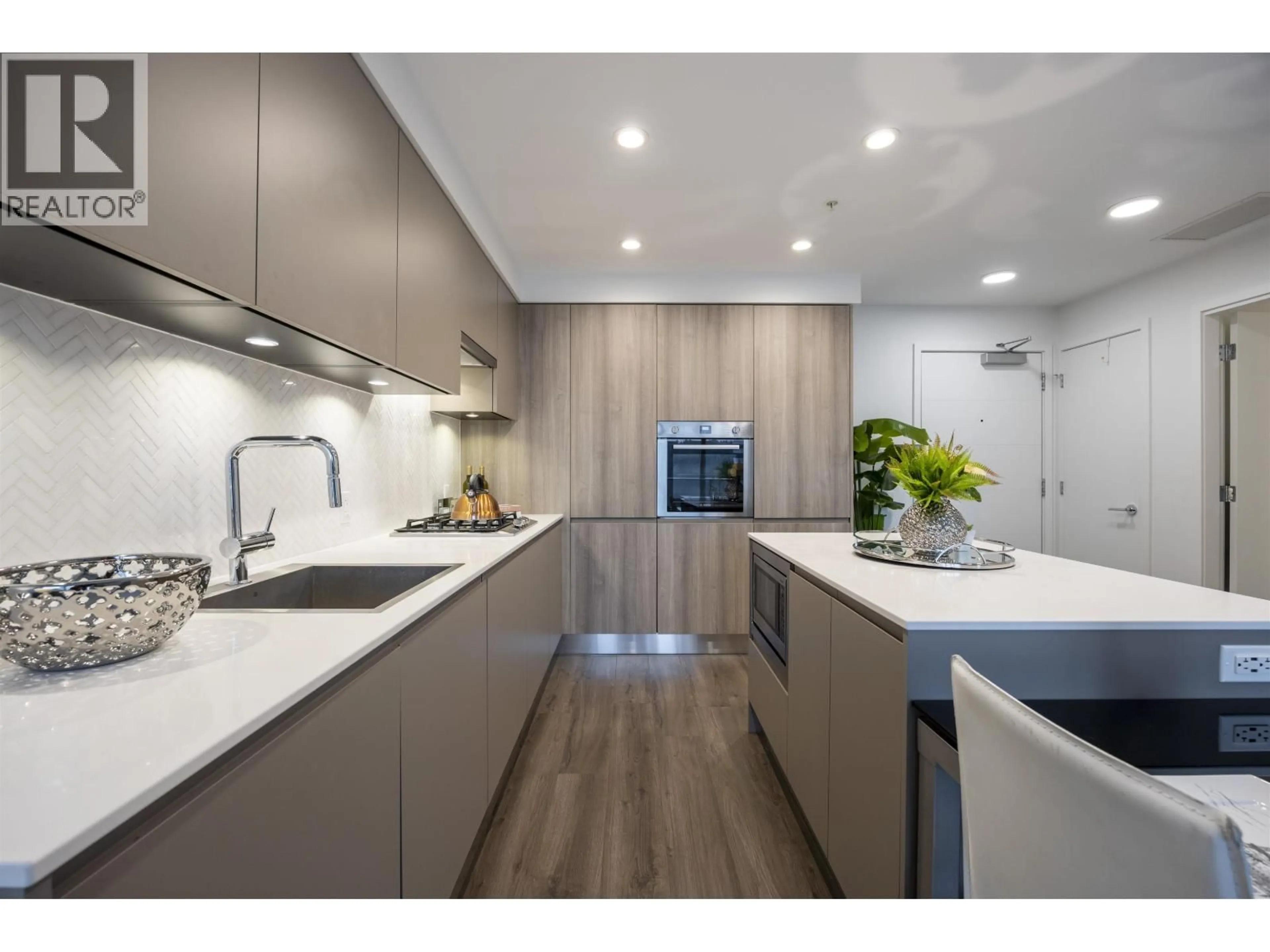 Contemporary kitchen, unknown for 1303 - 3809 EVERGREEN PLACE, Burnaby British Columbia V3J0M1